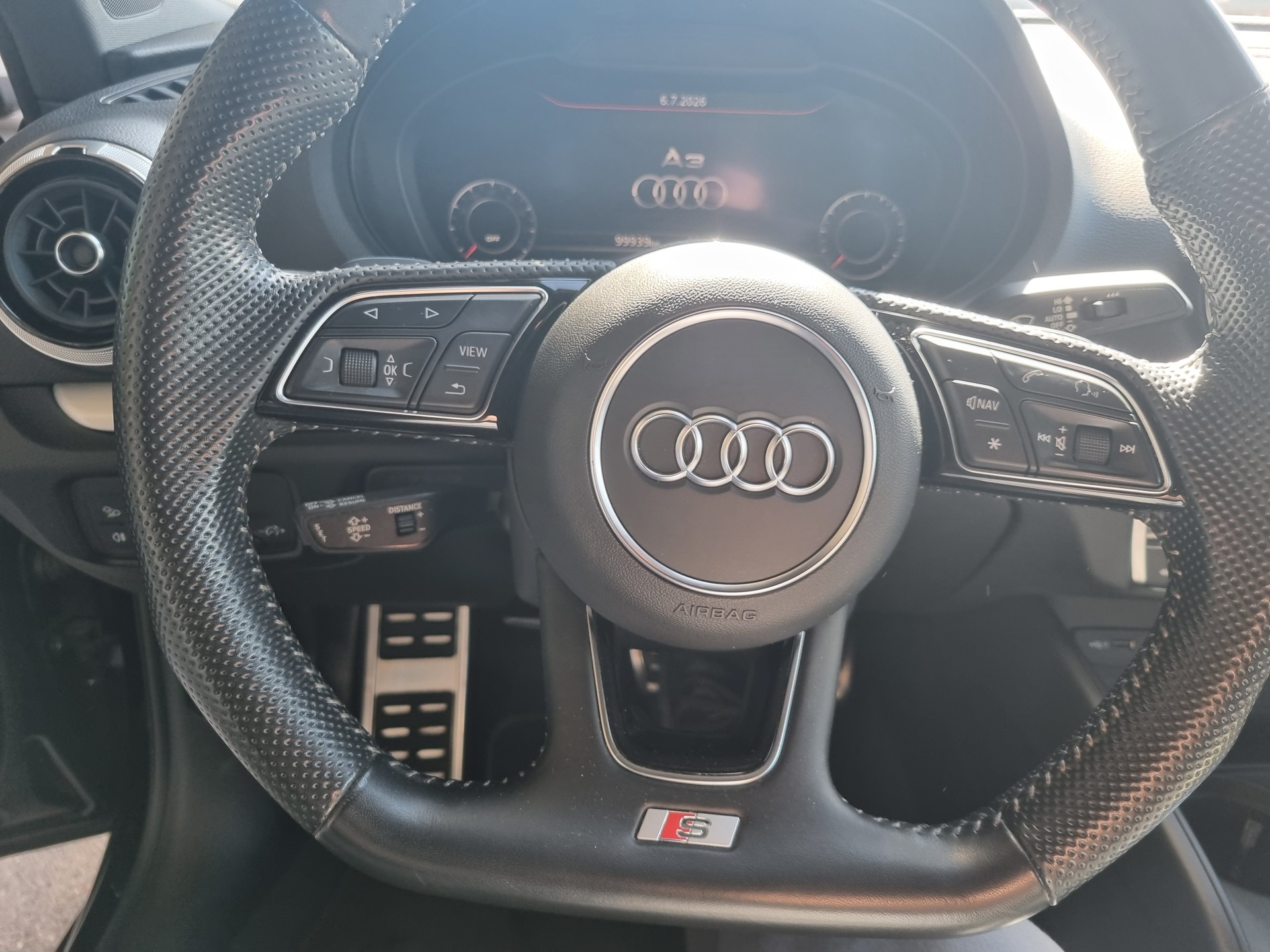 AUDI A3 Sportback 35 TFSI Sport S-tronic-image-11