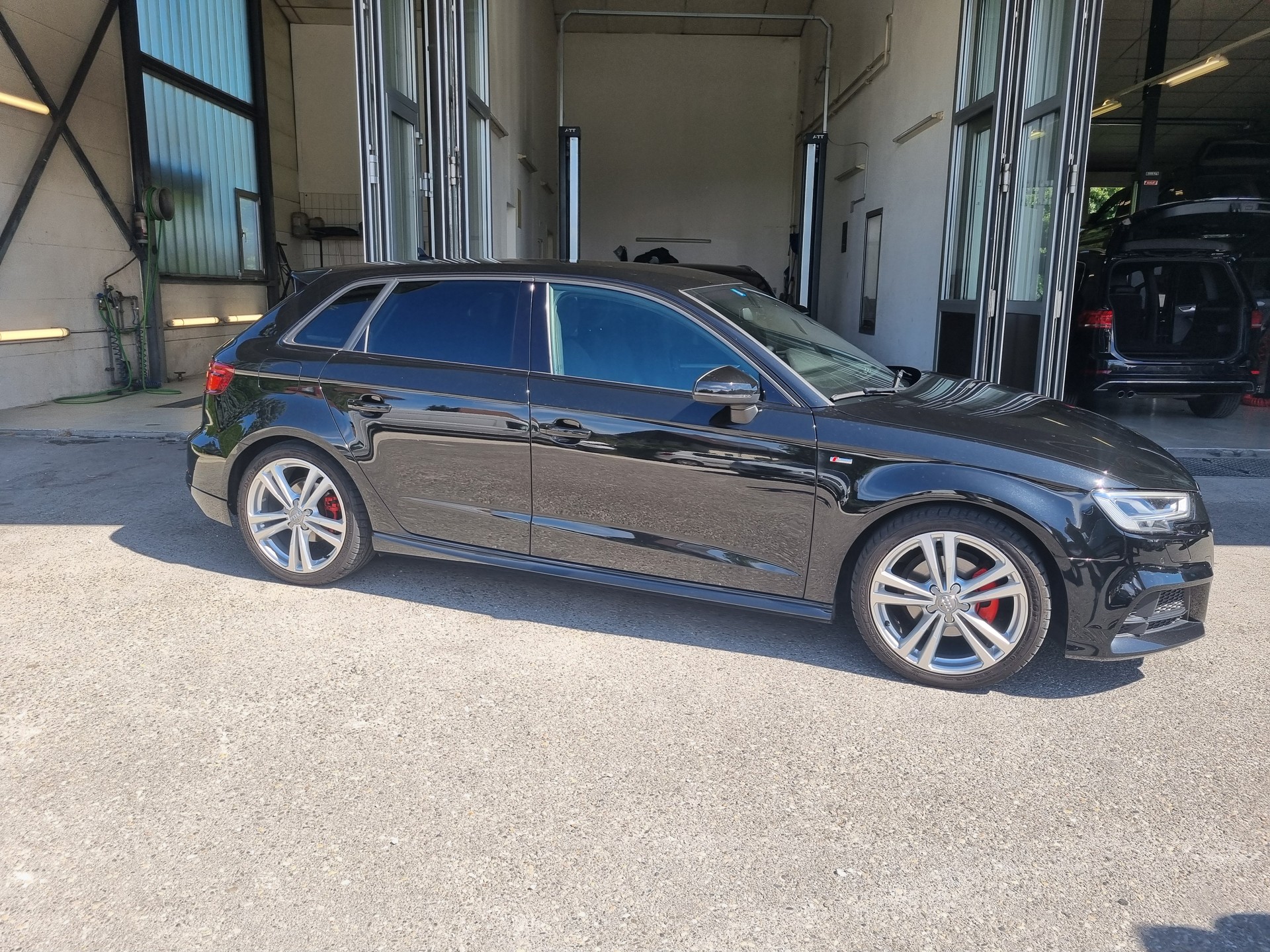 AUDI A3 Sportback 35 TFSI Sport S-tronic-image-2