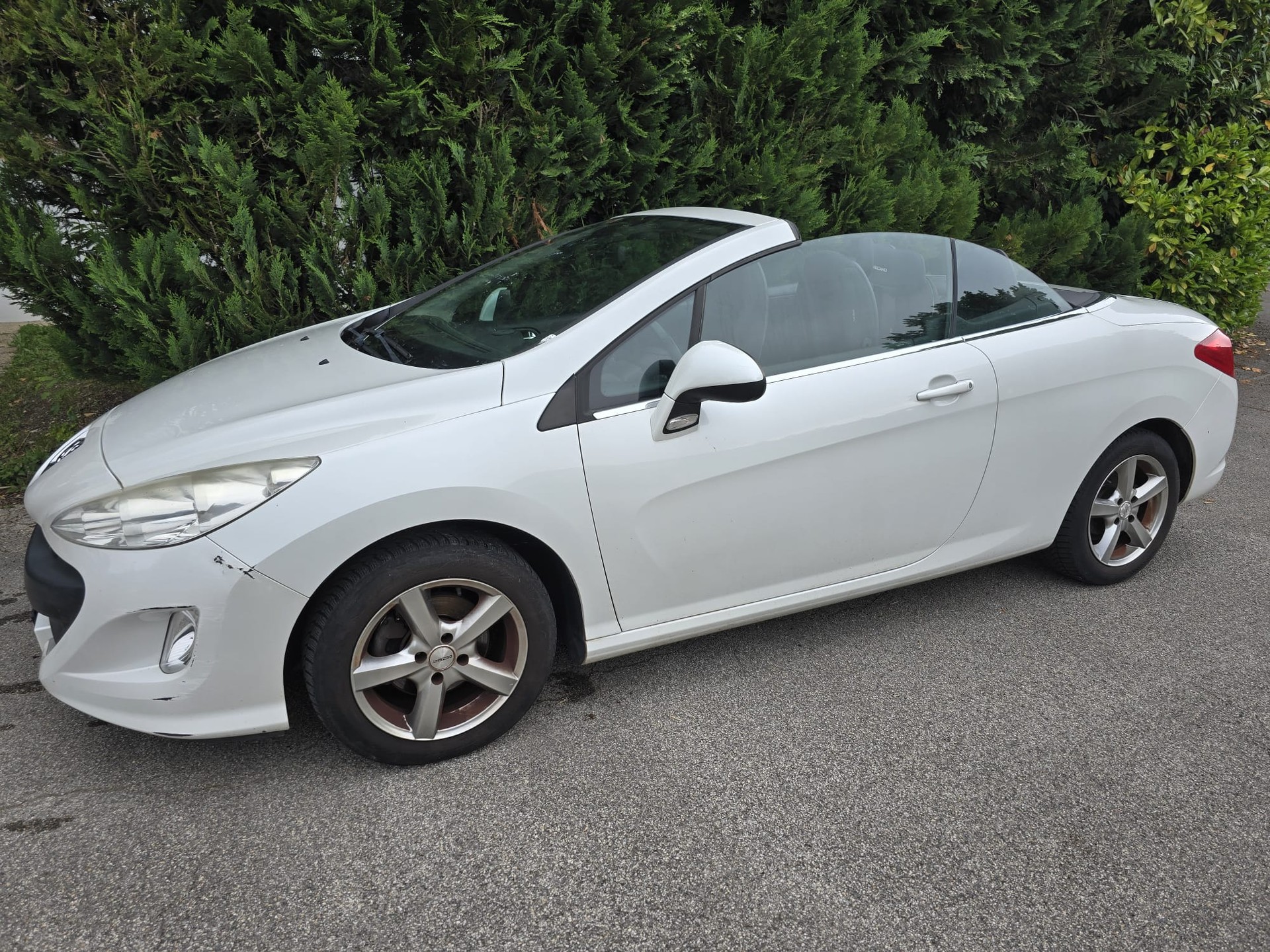 PEUGEOT 1.6 VTi 120 Sport-image-1