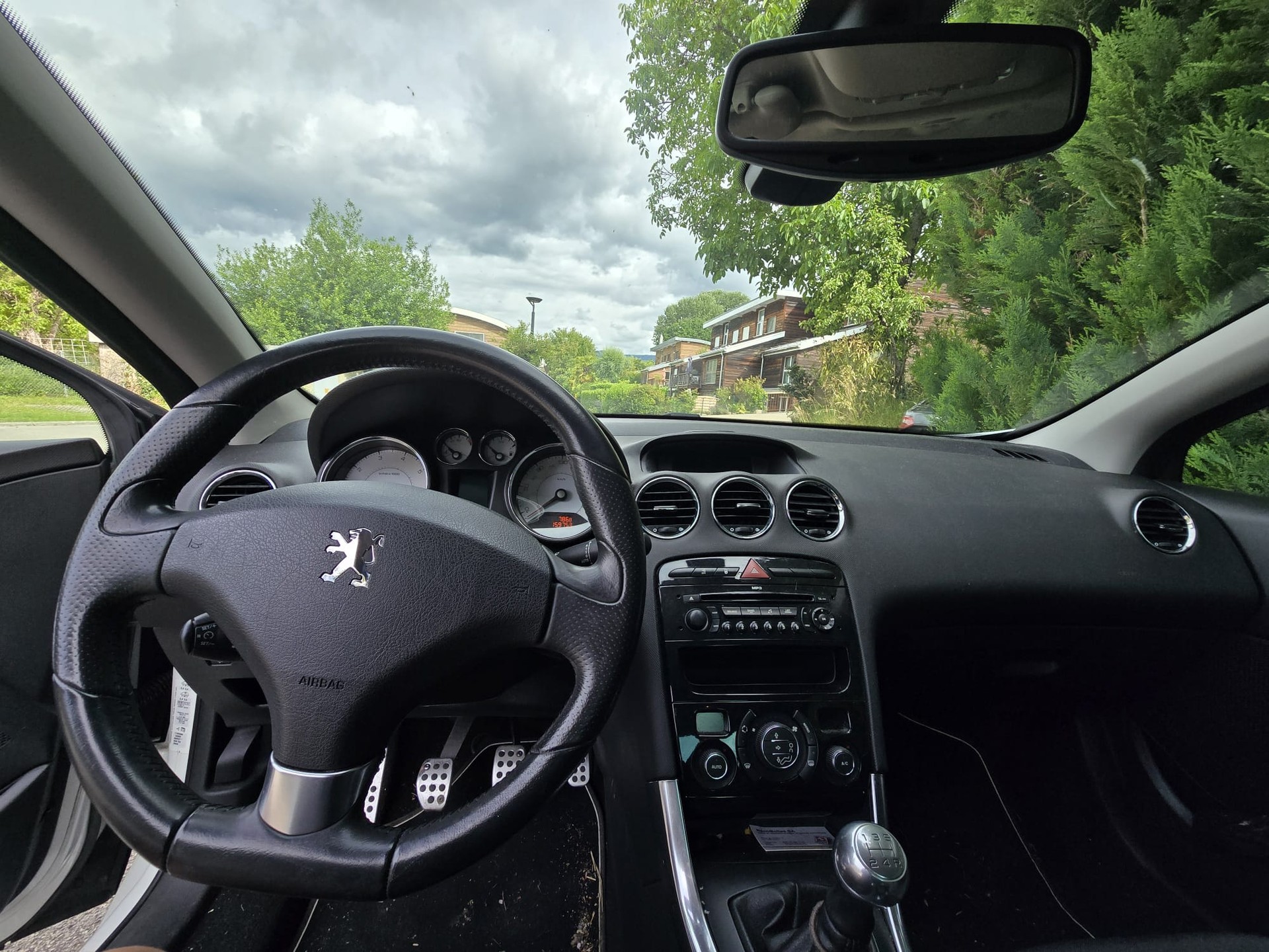 PEUGEOT 1.6 VTi 120 Sport-image-2