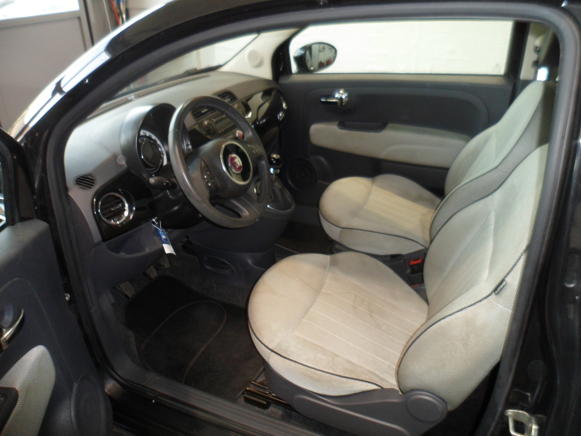FIAT 500 1.2 Lounge-image-8
