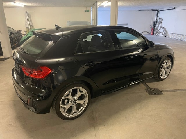 AUDI A1 Sportback 30 TFSI S Line Attraction S-tronic-image-3
