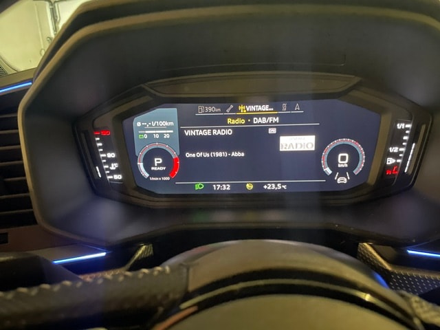 AUDI A1 Sportback 30 TFSI S Line Attraction S-tronic-image-9