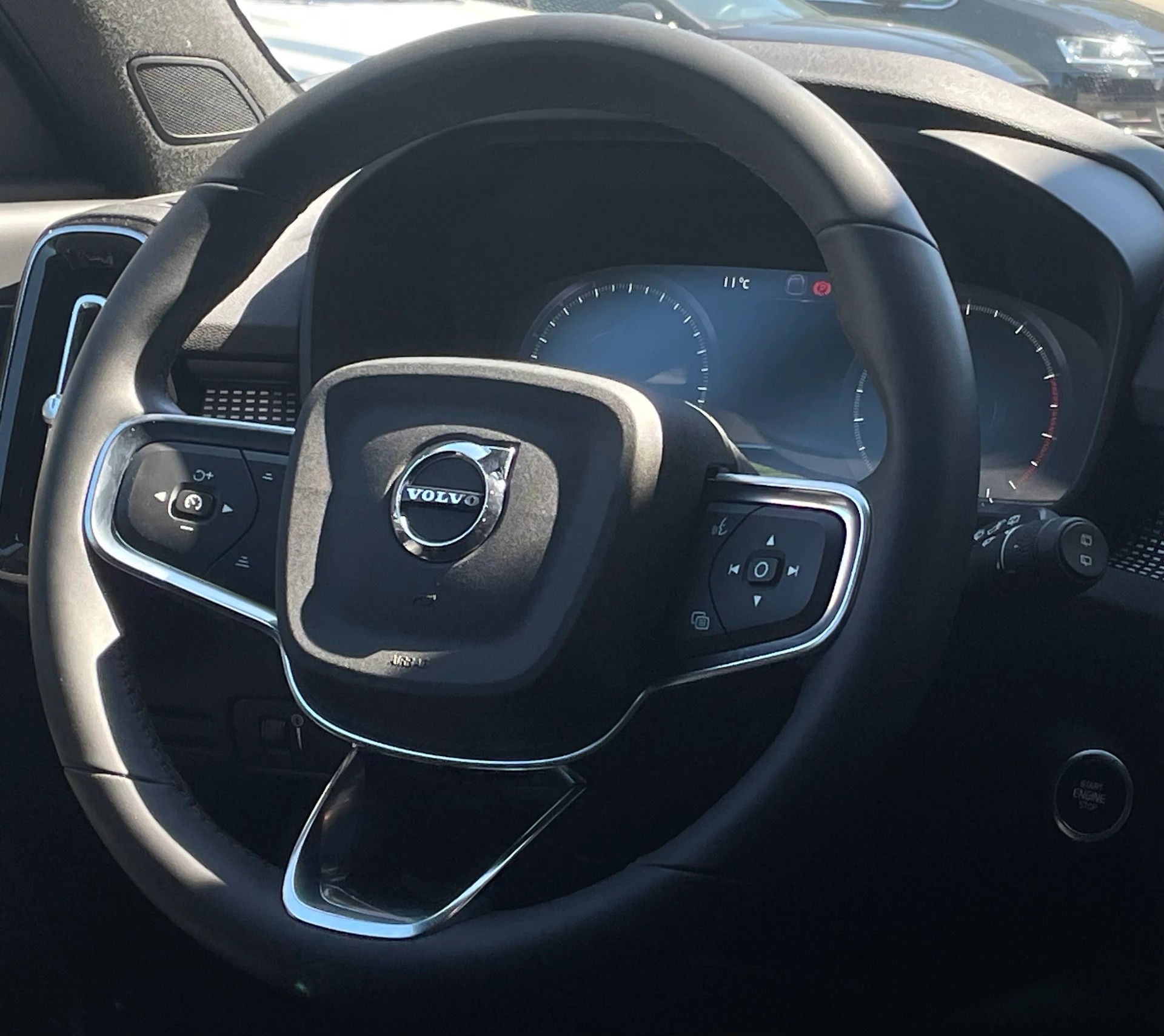 VOLVO XC40 B4 Benzin Mild Hybrid AWD Ultim. Bright DCT-image-7