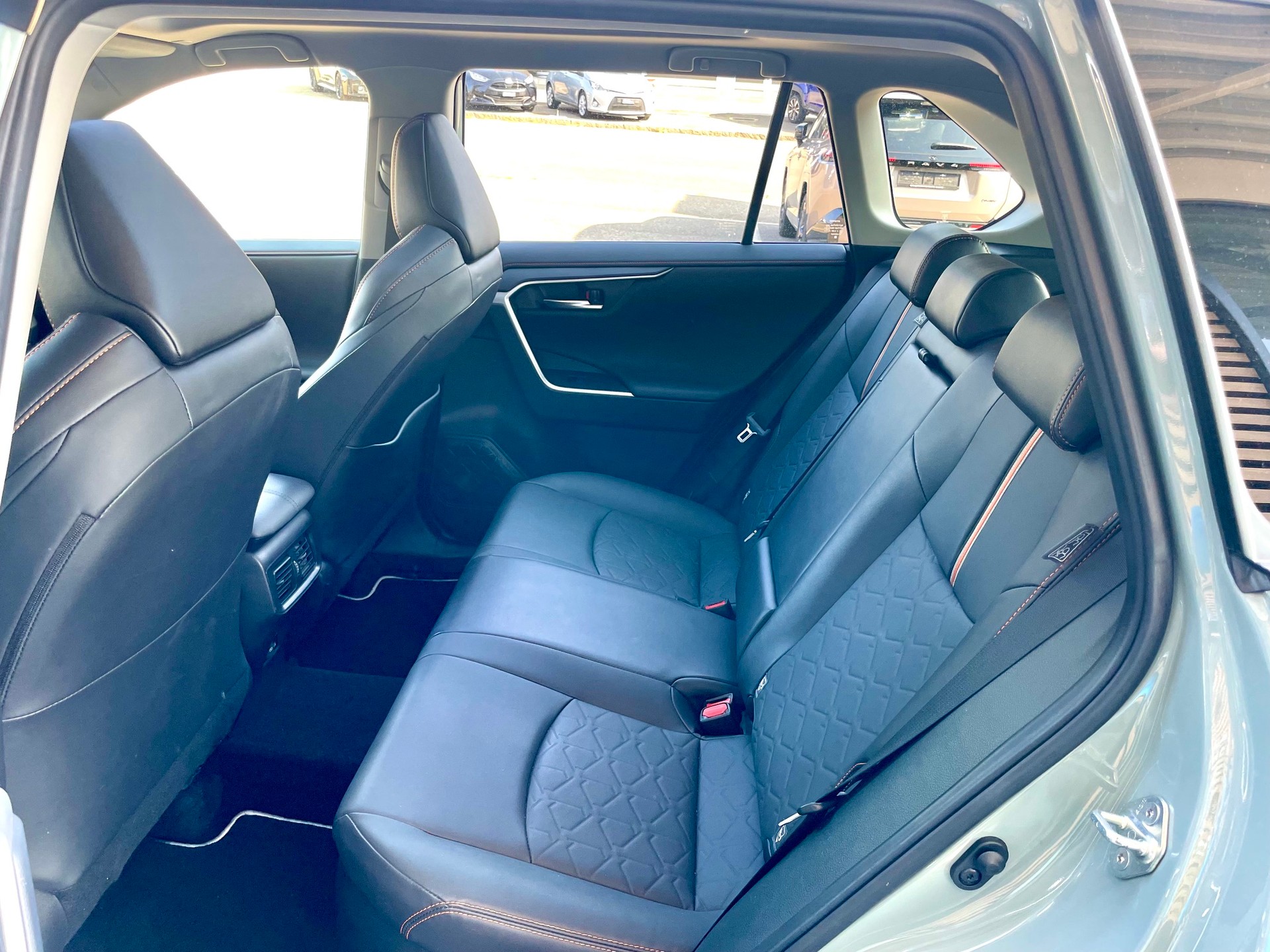 TOYOTA RAV-4 2.5 HSD ADVENTURE e-CVT 4WD-image-3
