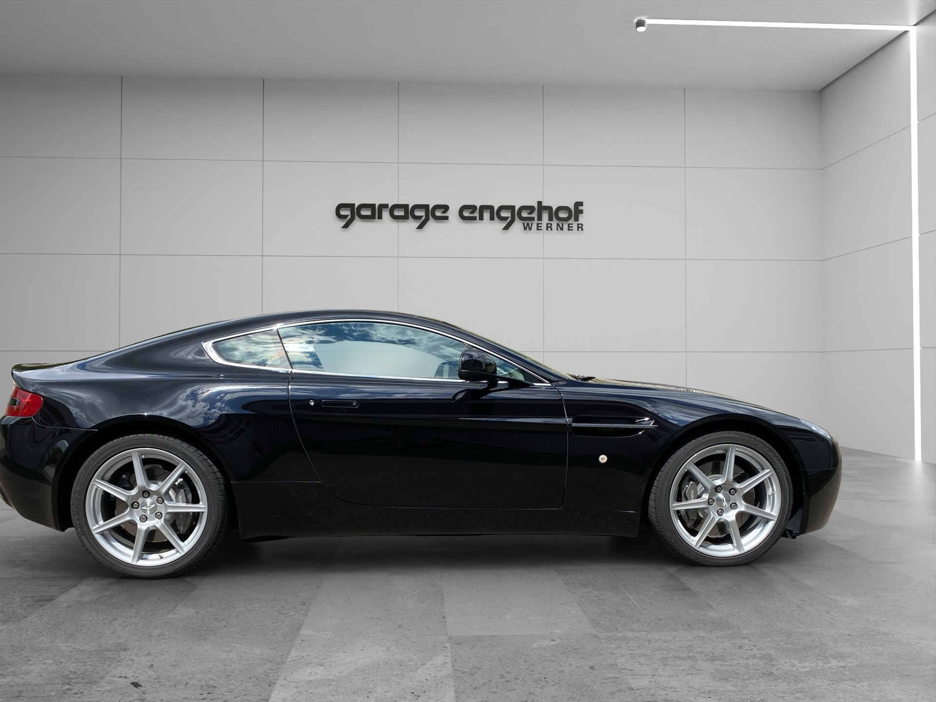 ASTON MARTIN V8 Vantage 4.7 Special Edition Sportshift-image-3