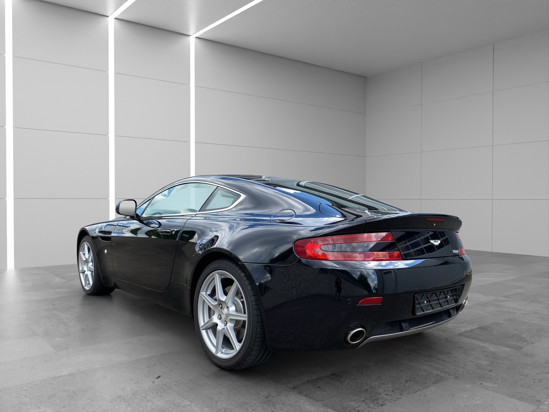 ASTON MARTIN V8 Vantage 4.7 Special Edition Sportshift-image-5