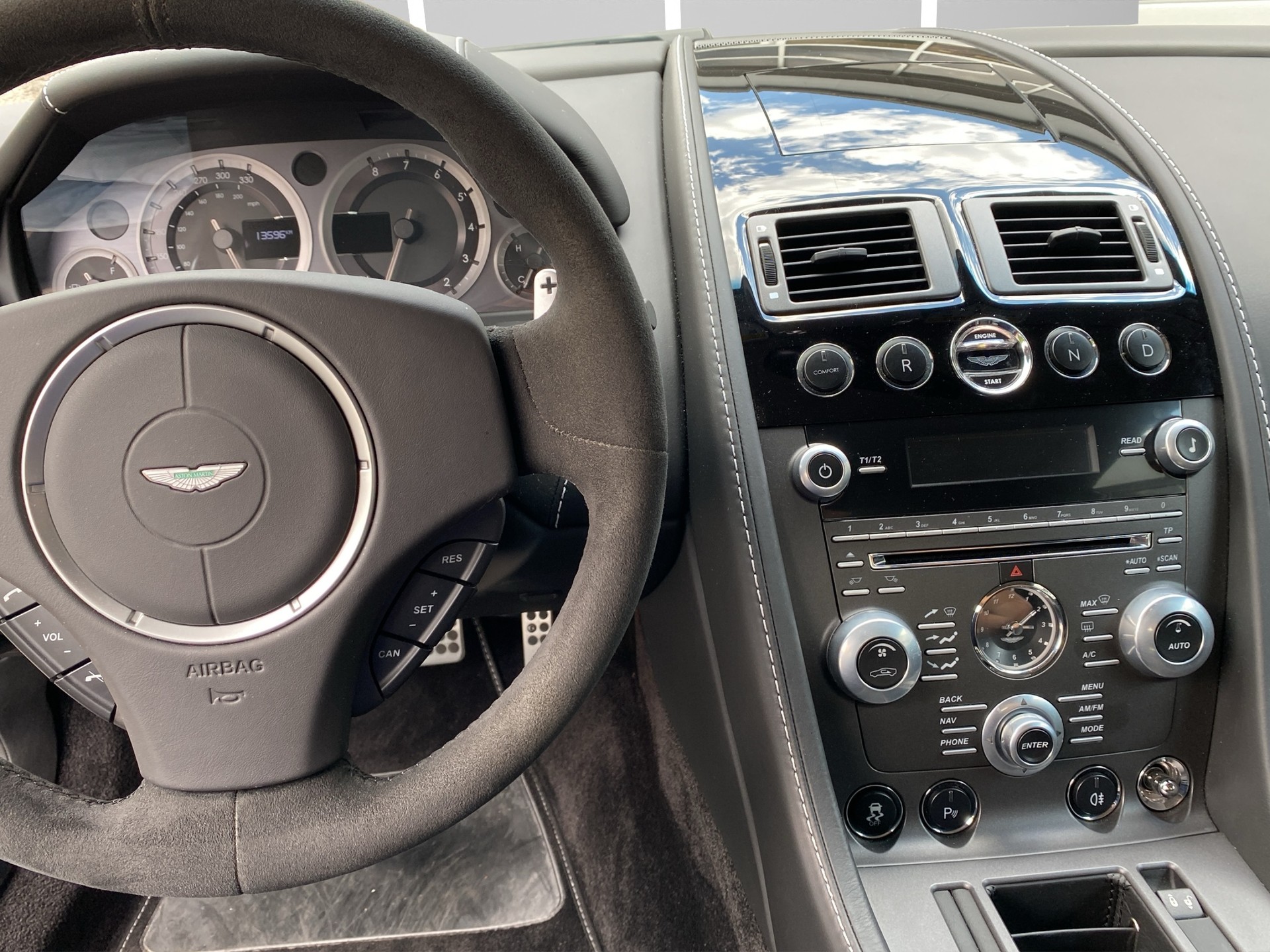 ASTON MARTIN V8 Vantage 4.7 Special Edition Sportshift-image-11