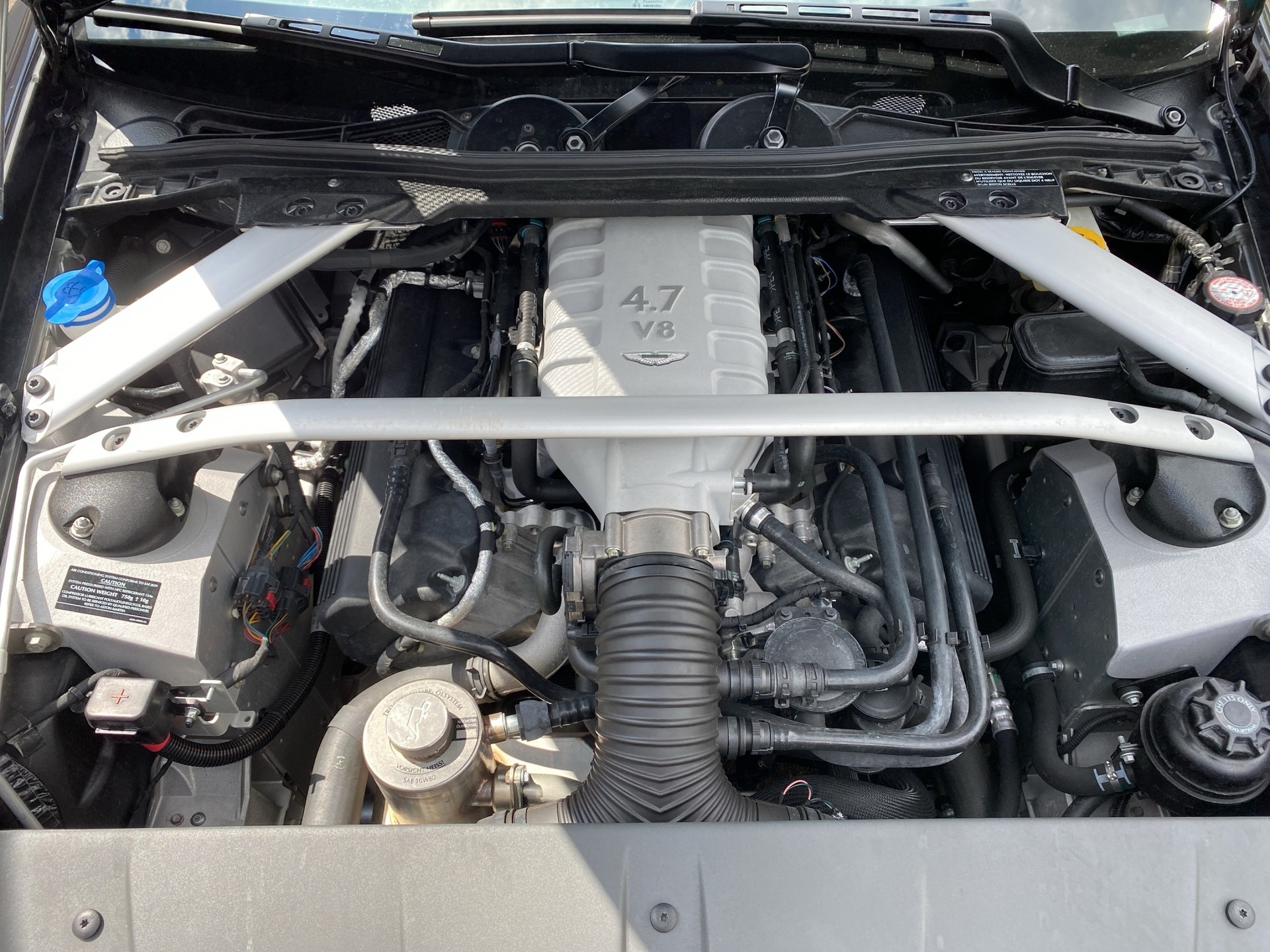 ASTON MARTIN V8 Vantage 4.7 Special Edition Sportshift-image-14