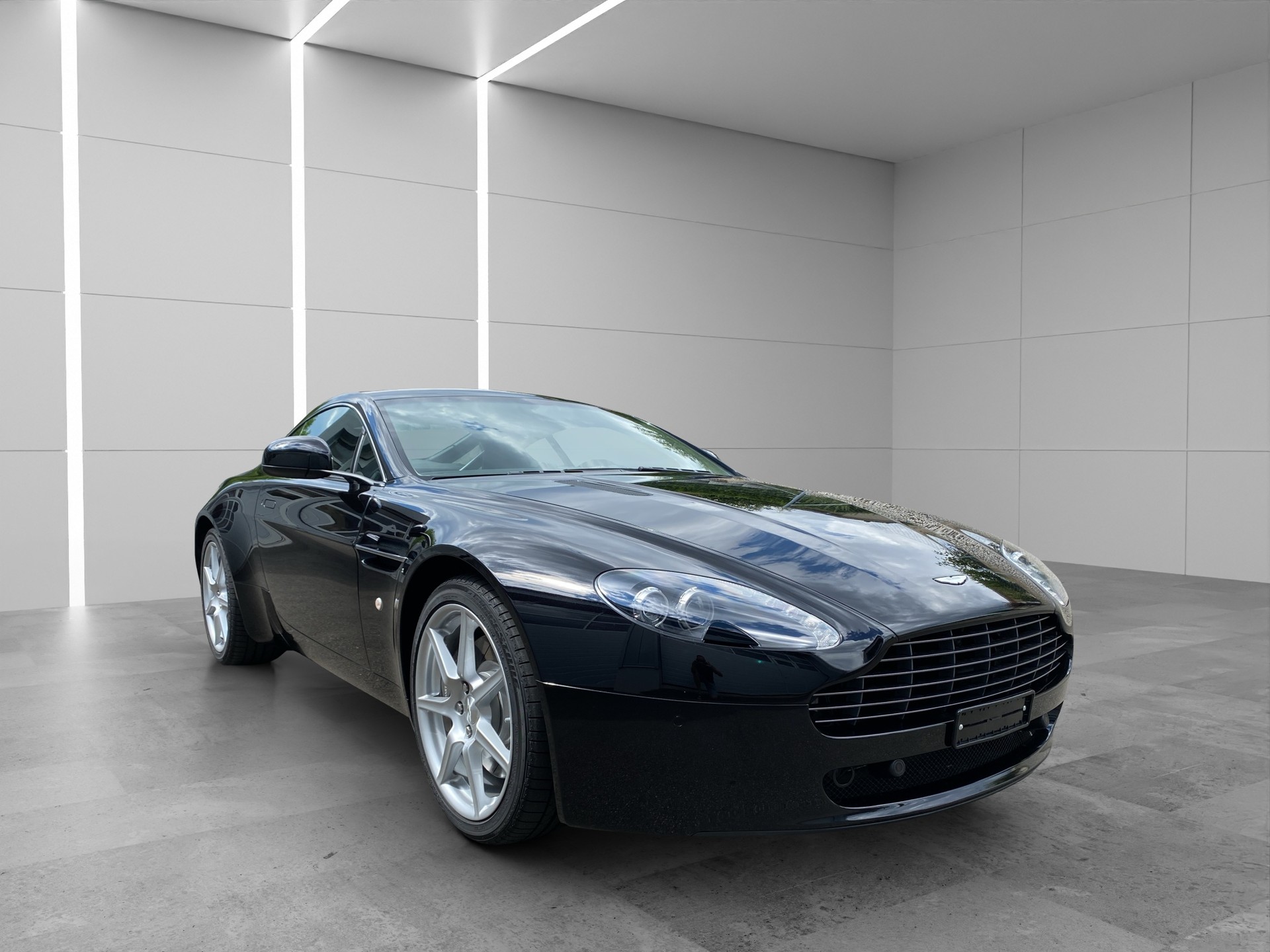 ASTON MARTIN V8 Vantage 4.7 Special Edition Sportshift-image-1