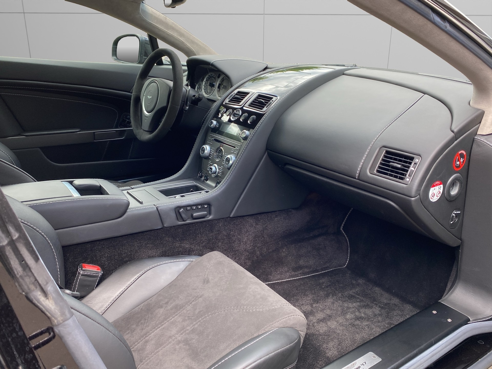 ASTON MARTIN V8 Vantage 4.7 Special Edition Sportshift-image-13