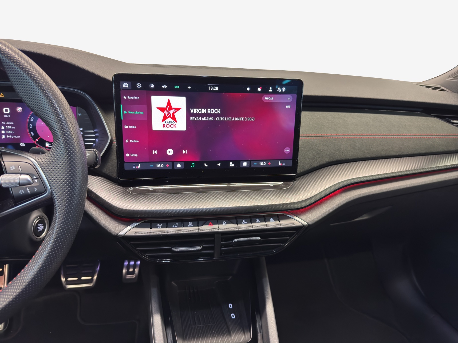 SKODA Octavia Combi 2.0 TSI DSG RS-image-10