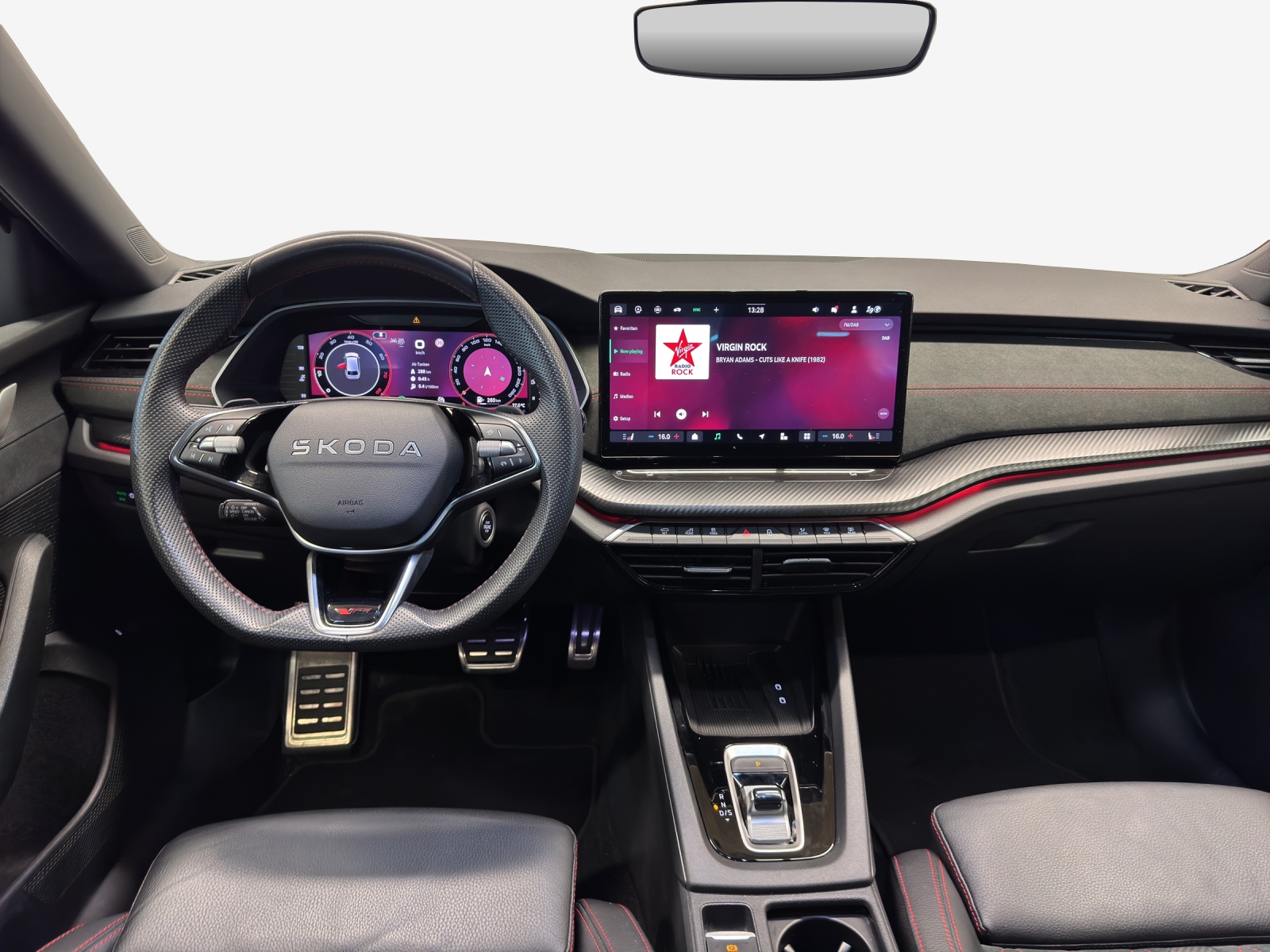 SKODA Octavia Combi 2.0 TSI DSG RS-image-8