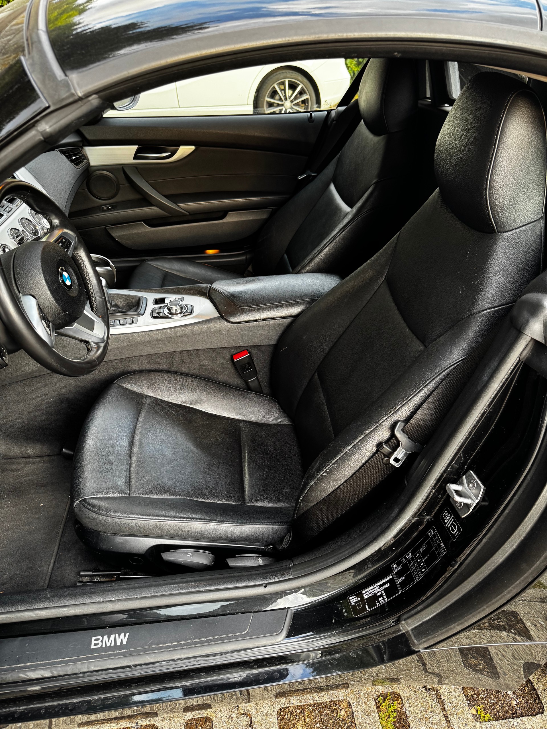 BMW 20i sDrive-image-4
