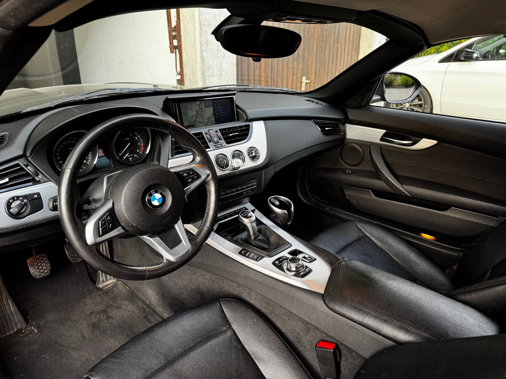 BMW 20i sDrive-image-3