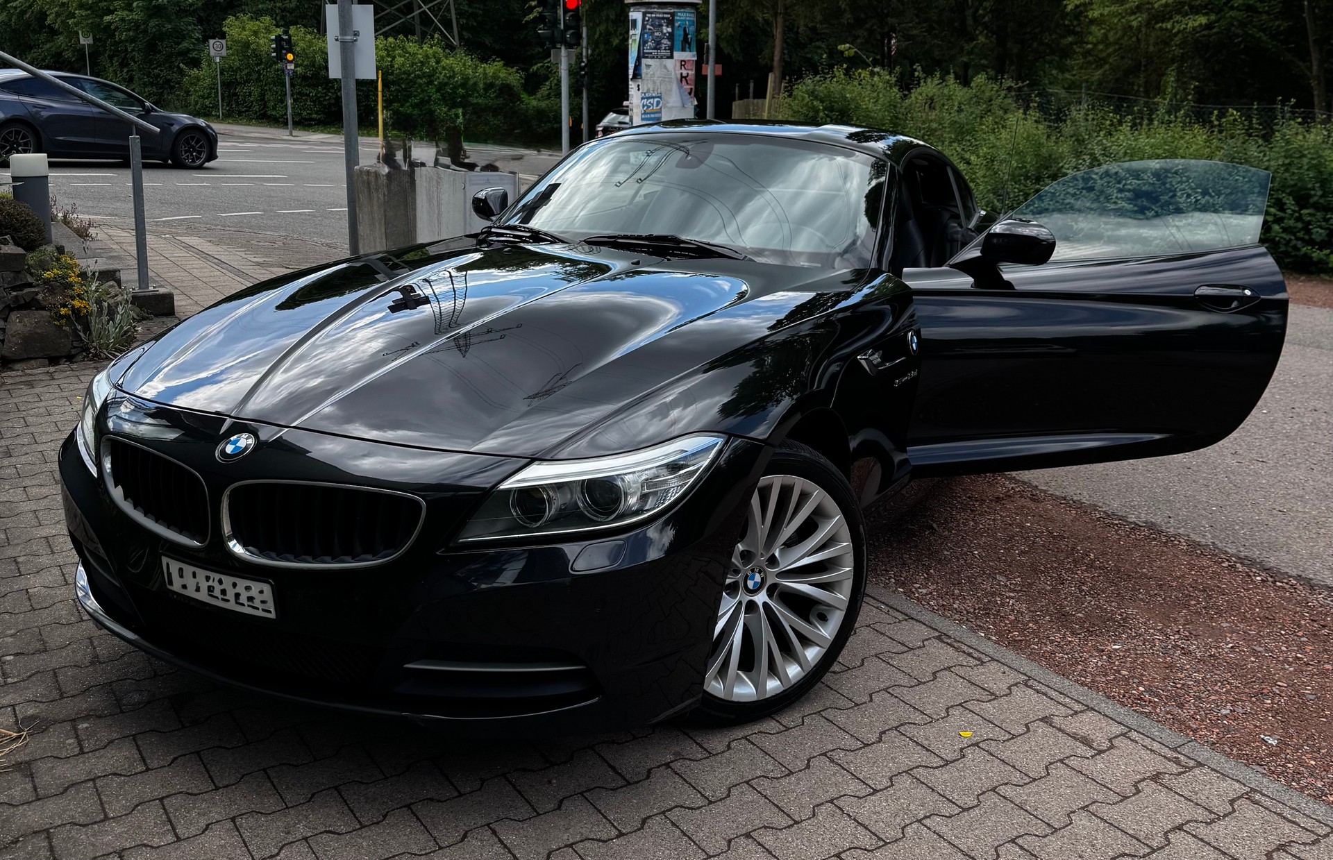 BMW 20i sDrive-image-0