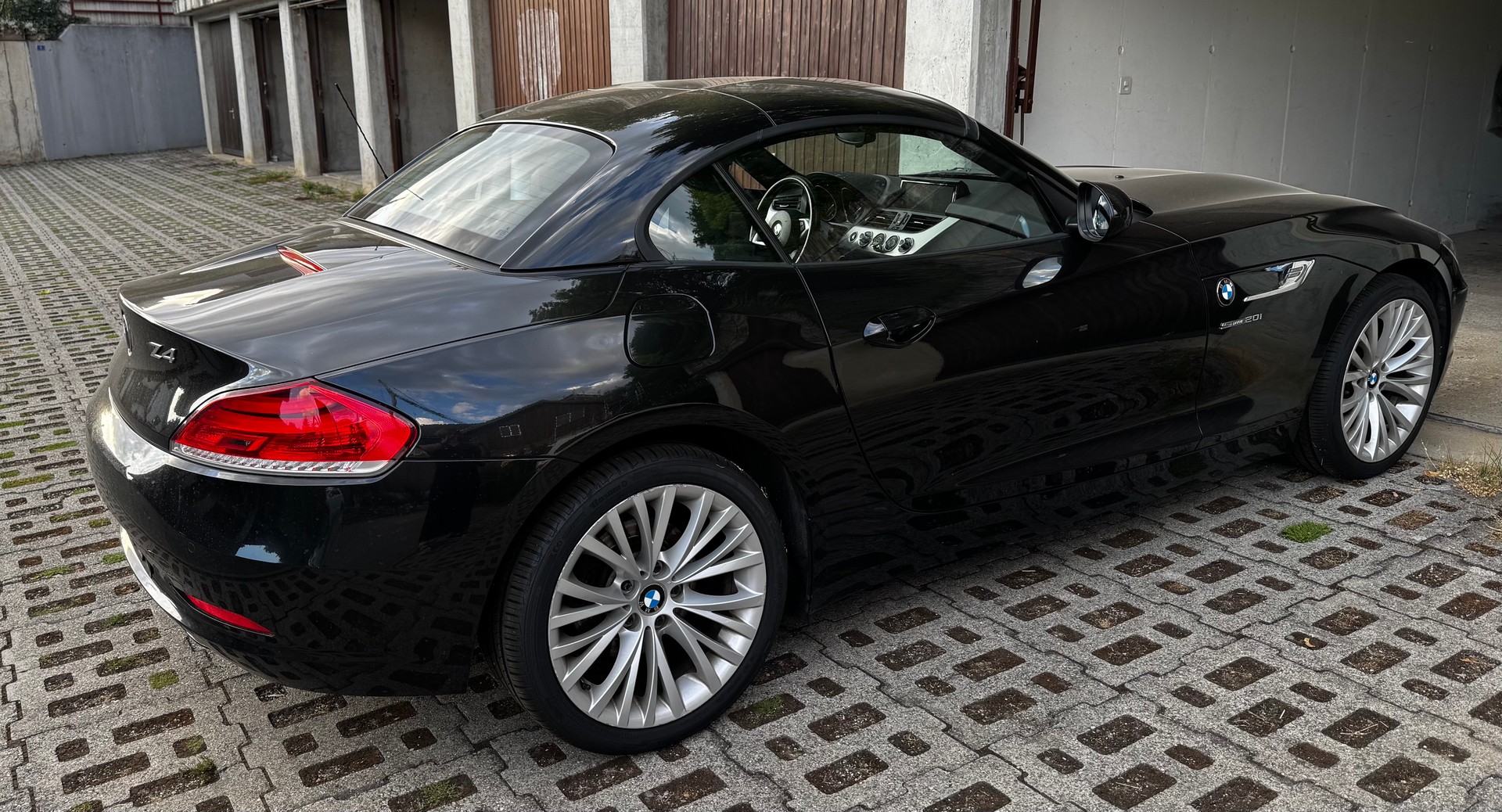 BMW 20i sDrive-image-2