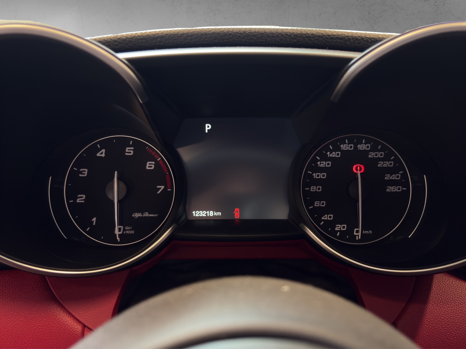 ALFA ROMEO Giulia 2.0 Veloce Q4 Automatic-image-7