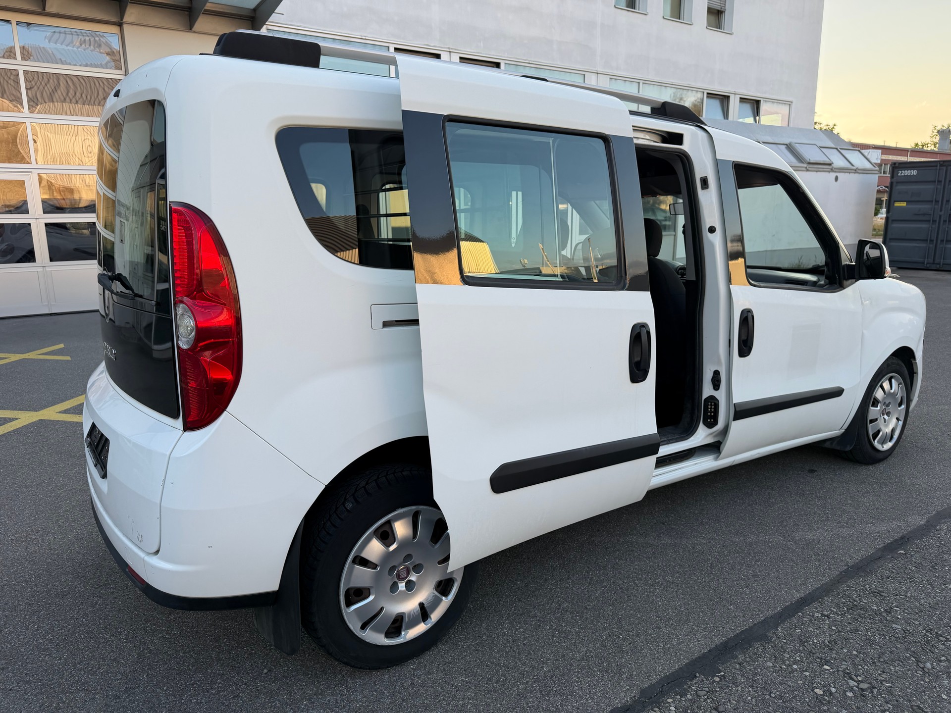 FIAT Doblò 1.4 MPI Cargo Swiss-image-12