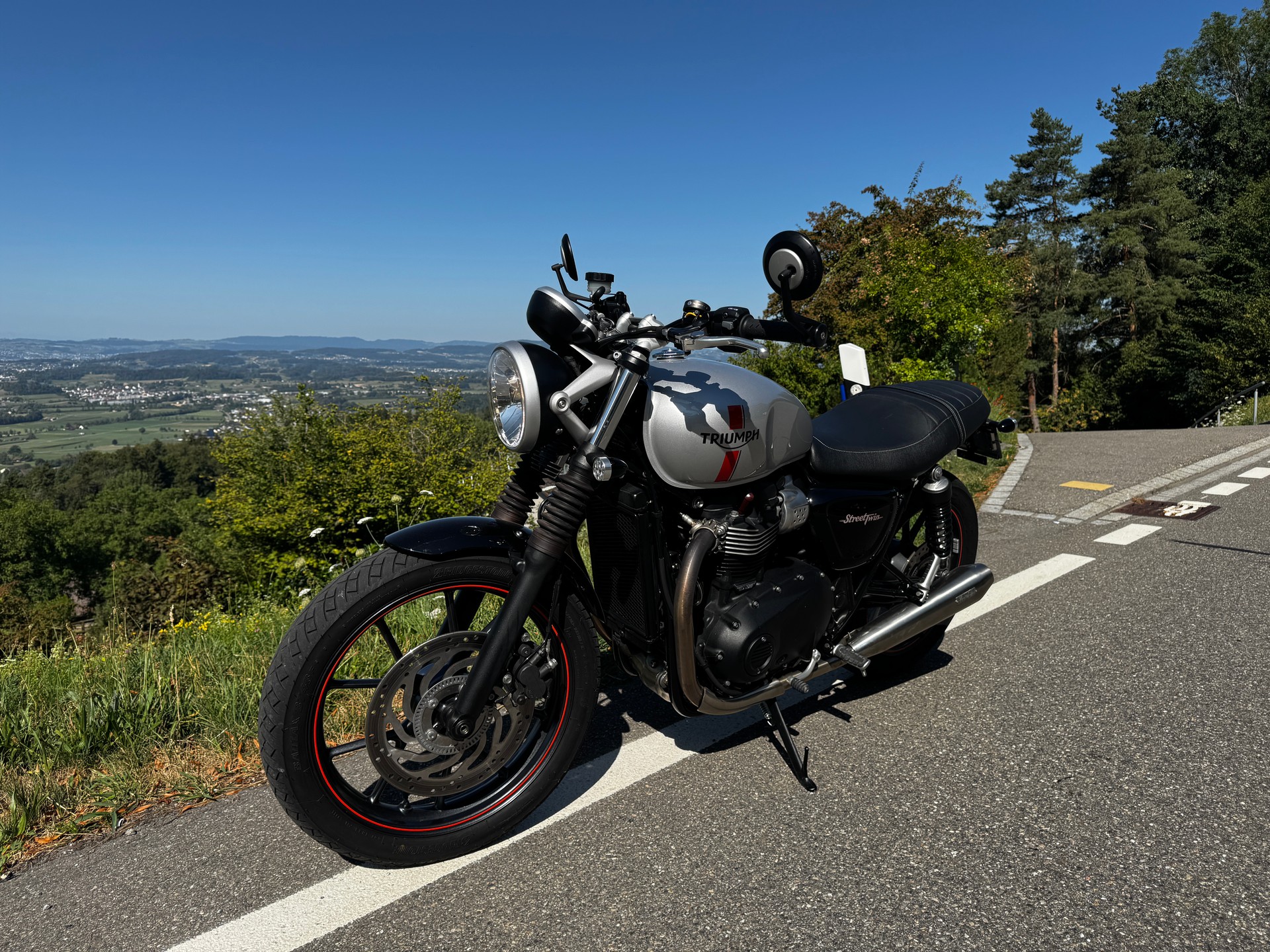TRIUMPH Street Twin 900 i-image-1