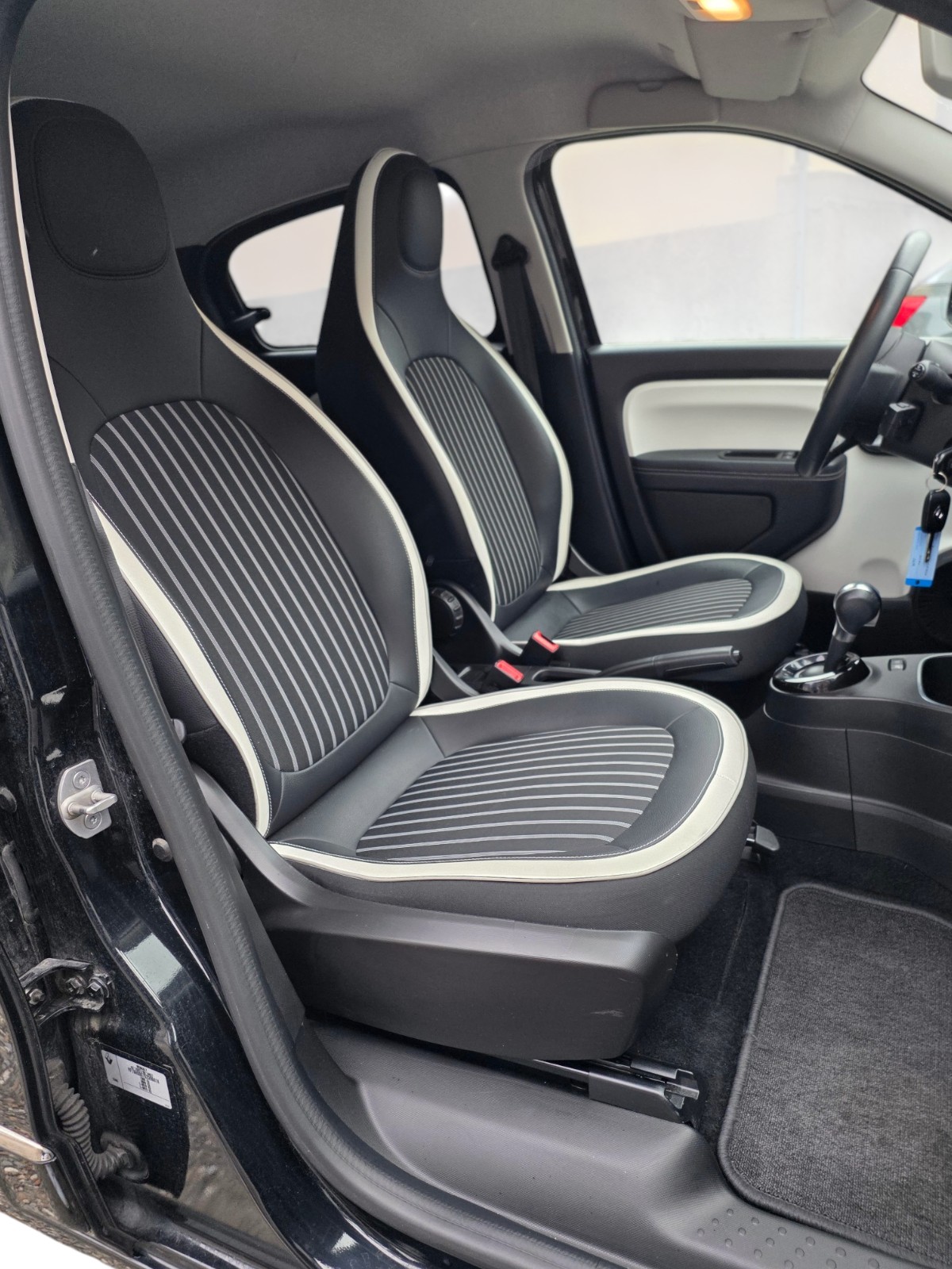 RENAULT Twingo TCe 95 Intens EDC-image-13