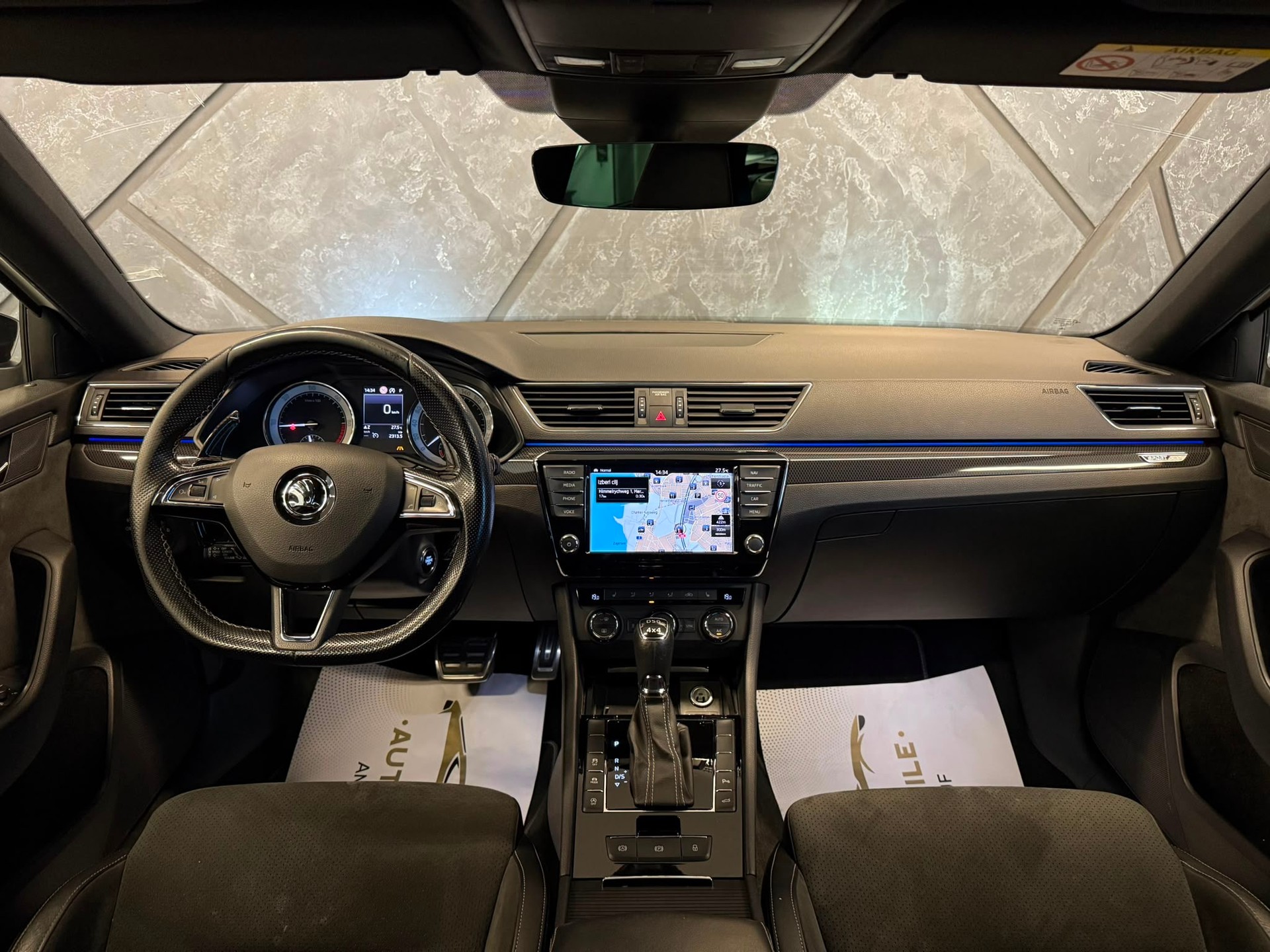 SKODA Superb Combi 2.0 TDi Ambition 4x4 DSG-image-8