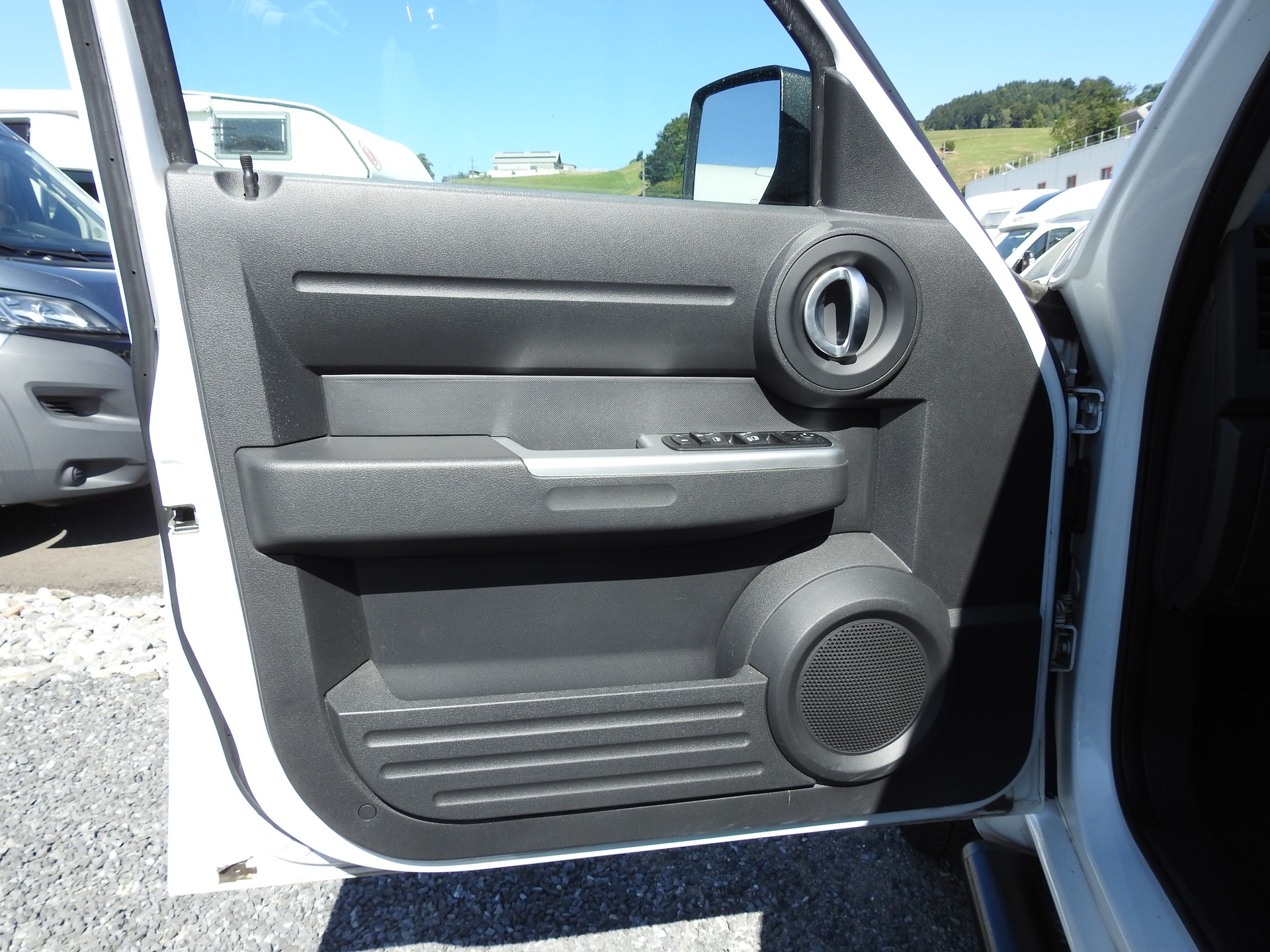 DODGE NITRO SXT 4.0-image-10