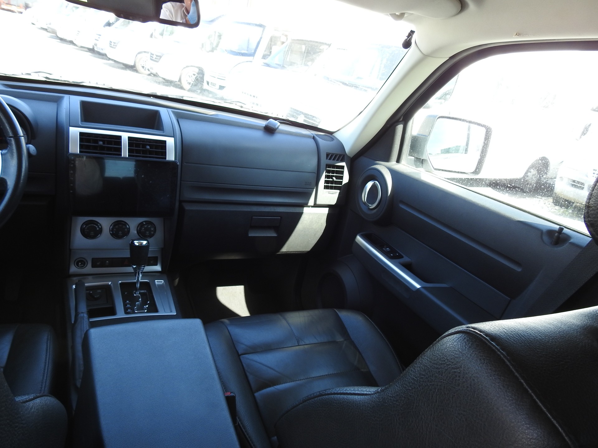 DODGE NITRO SXT 4.0-image-17
