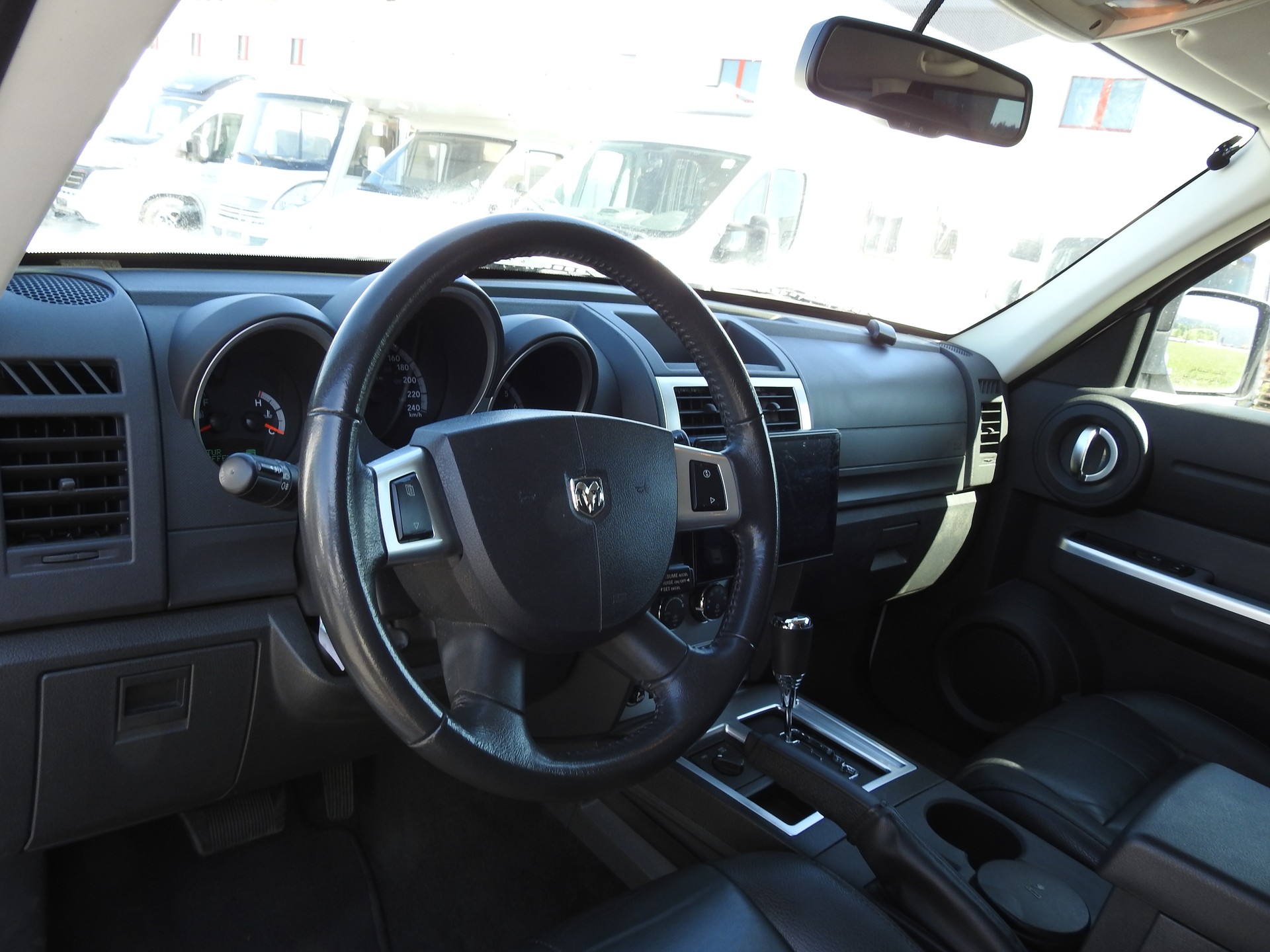 DODGE NITRO SXT 4.0-image-11