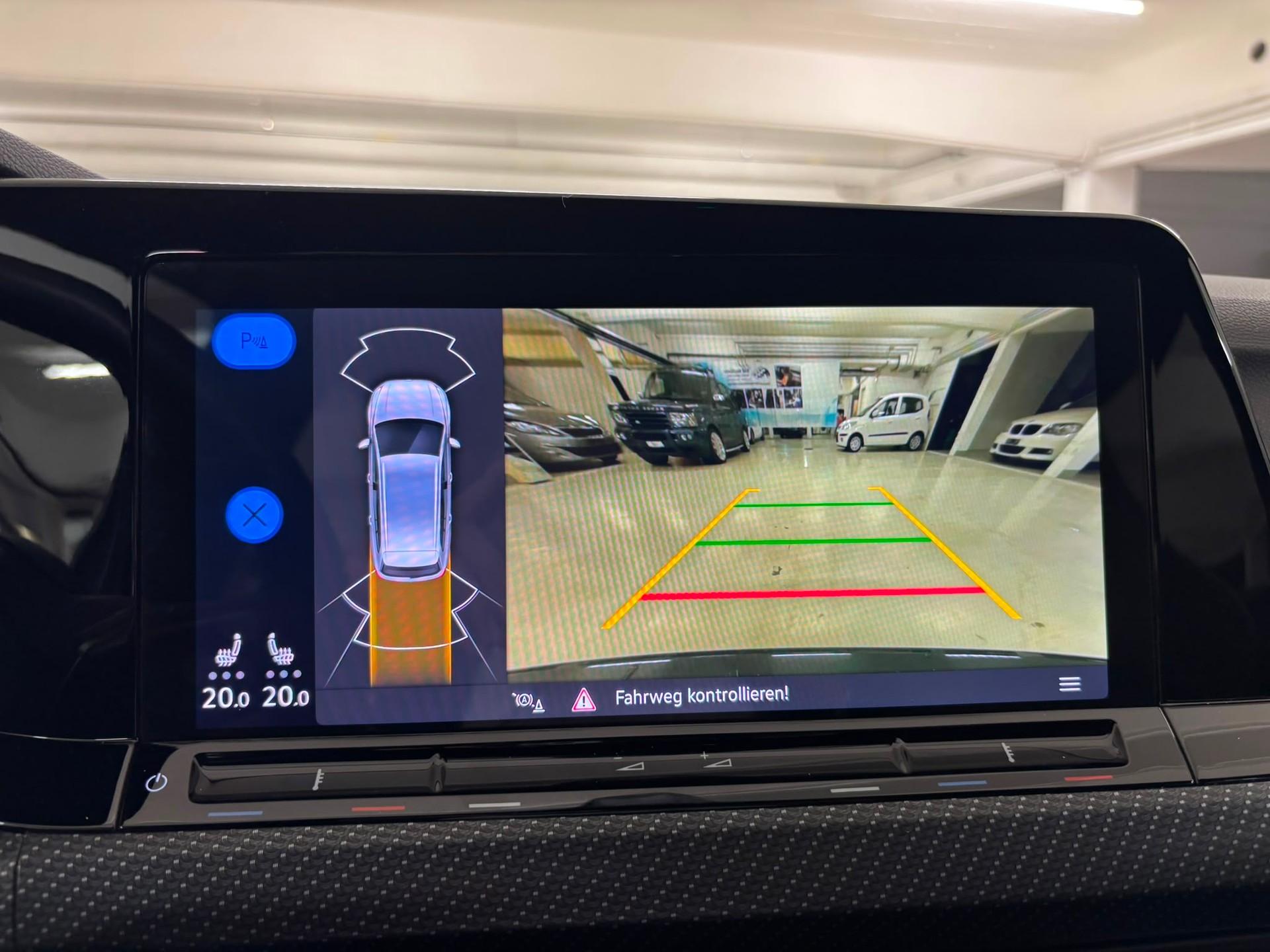 VW Golf Variant 2.0 TSI R-Line DSG 4Motion-image-23
