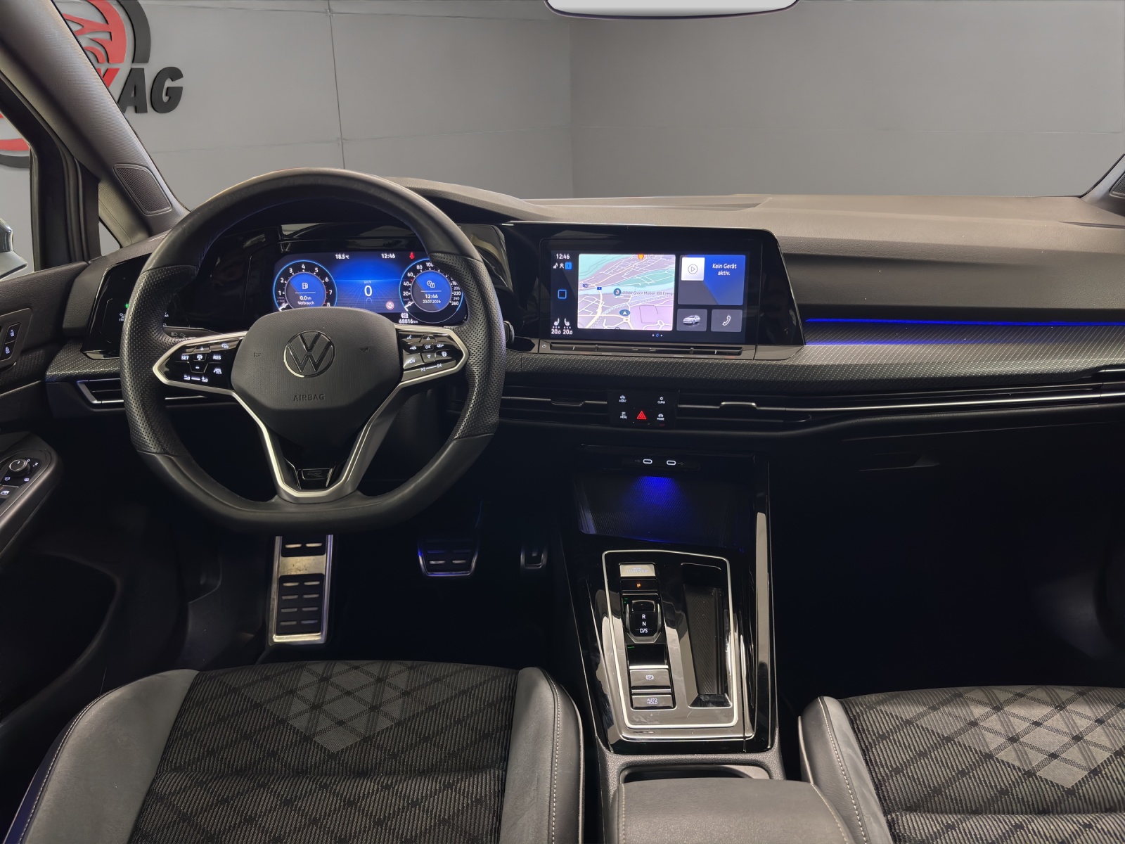 VW Golf Variant 2.0 TSI R-Line DSG 4Motion-image-13