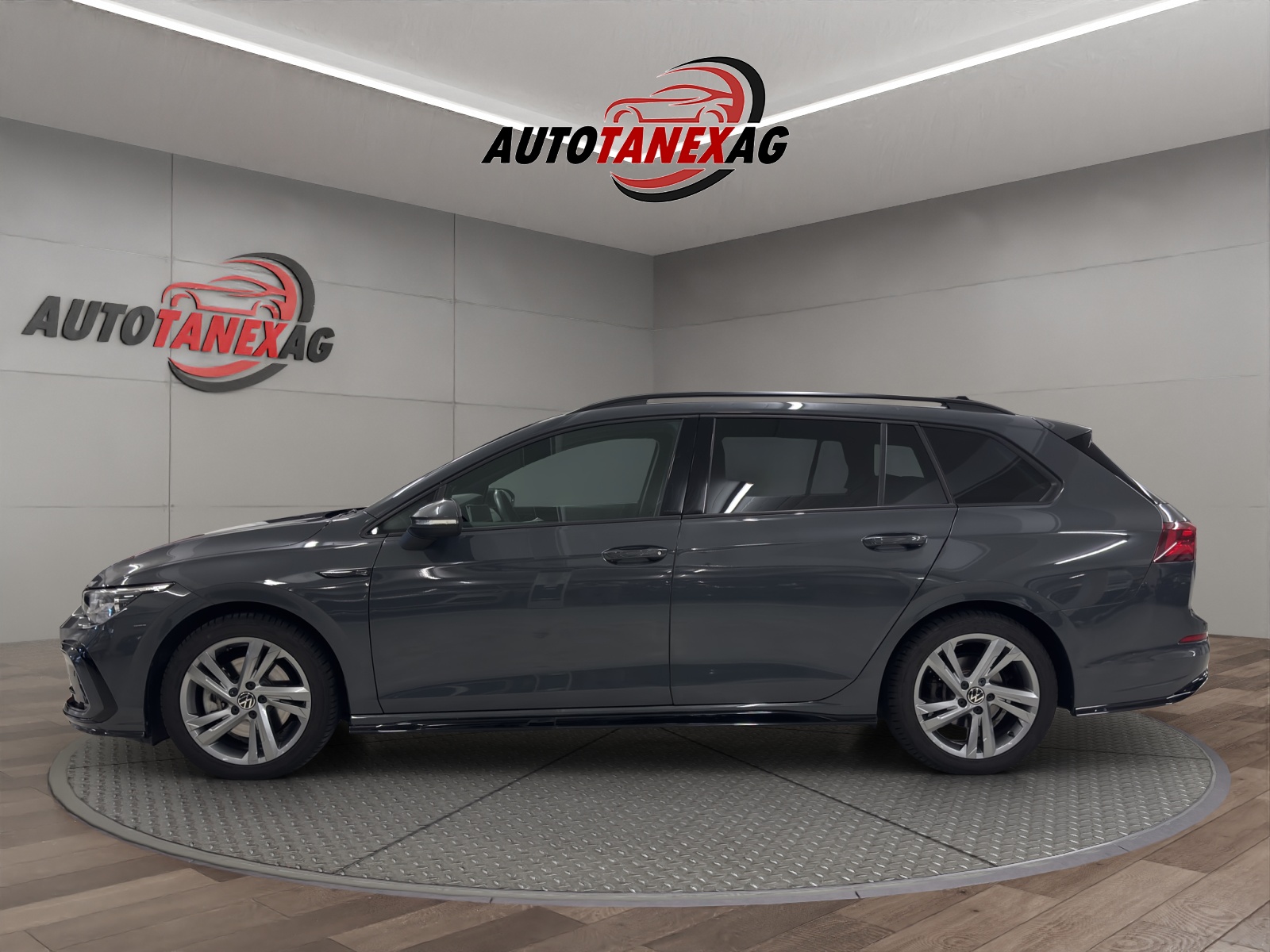 VW Golf Variant 2.0 TSI R-Line DSG 4Motion-image-1