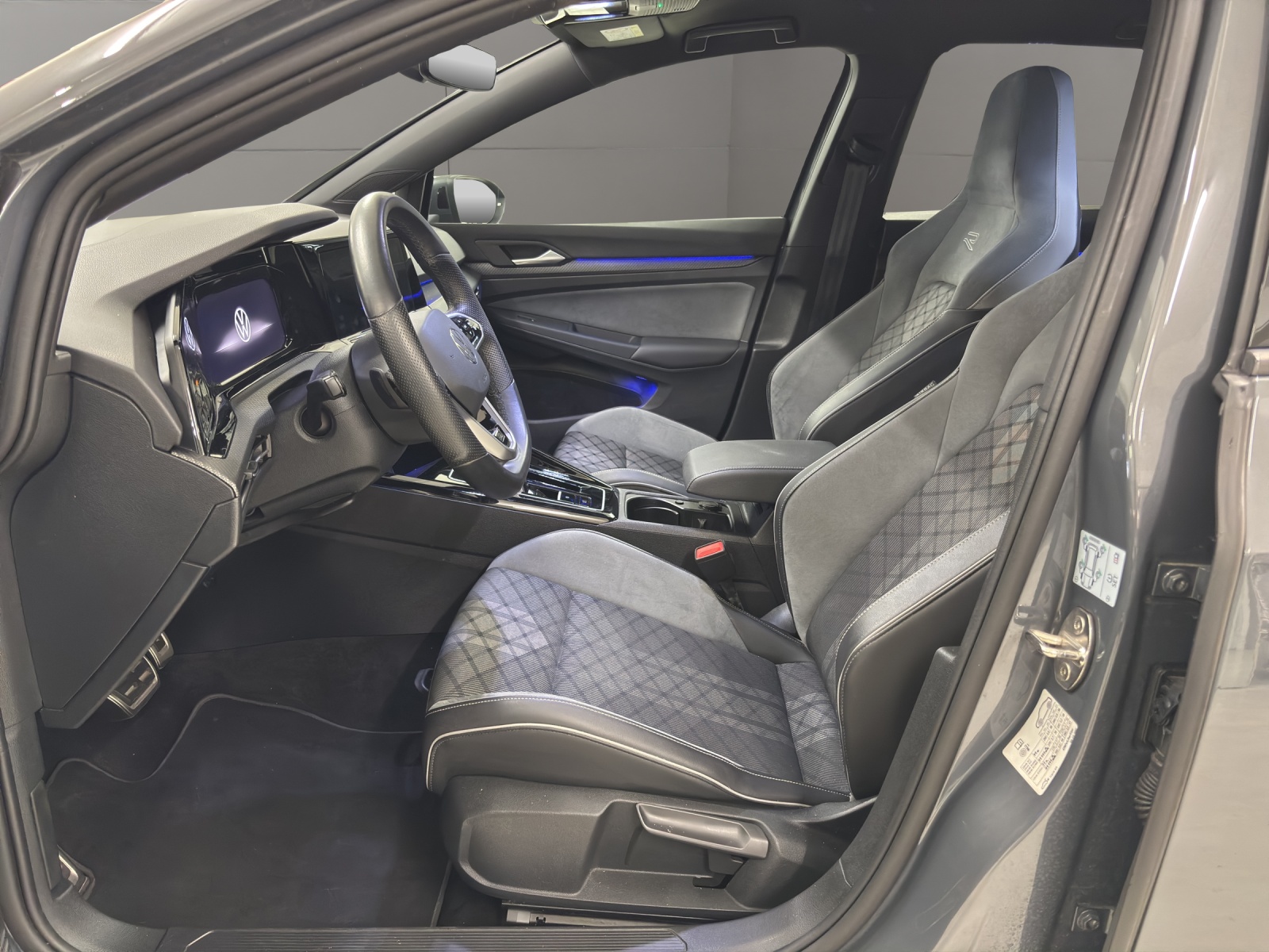 VW Golf Variant 2.0 TSI R-Line DSG 4Motion-image-8