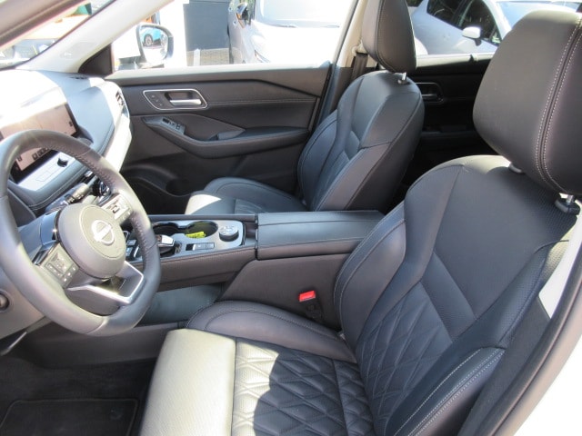 NISSAN X-Trail 1.5 VC-T Tekna+ e-4orce-image-4