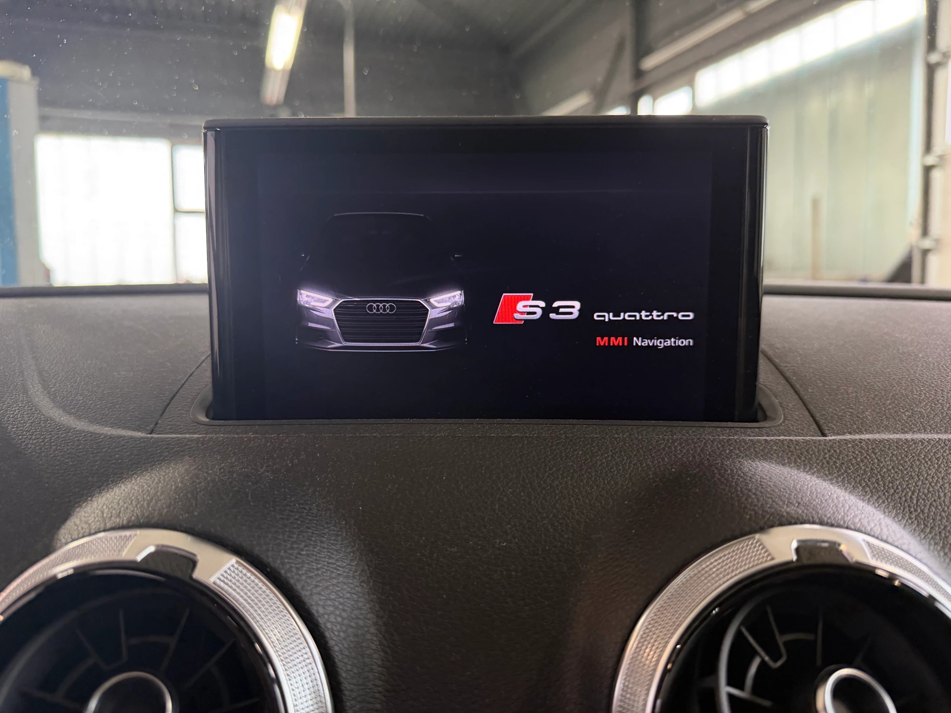 AUDI S3 Sportback 2.0 TFSI quattro S-tronic | Frisch MFK | Pano Dach | Bang & Olufsen-image-16