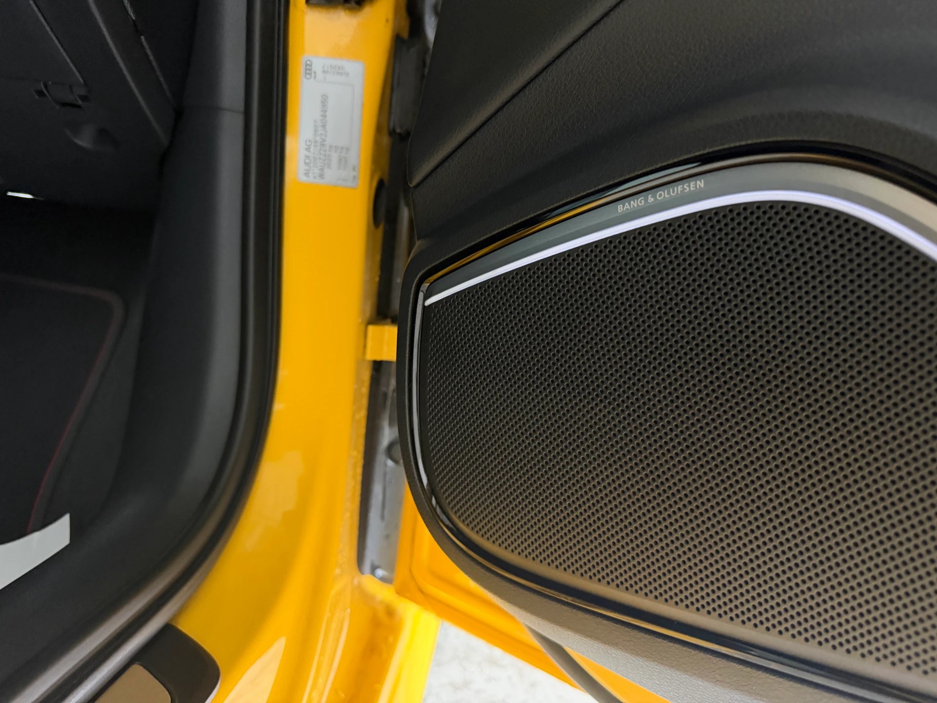 AUDI S3 Sportback 2.0 TFSI quattro S-tronic | Frisch MFK | Pano Dach | Bang & Olufsen-image-8