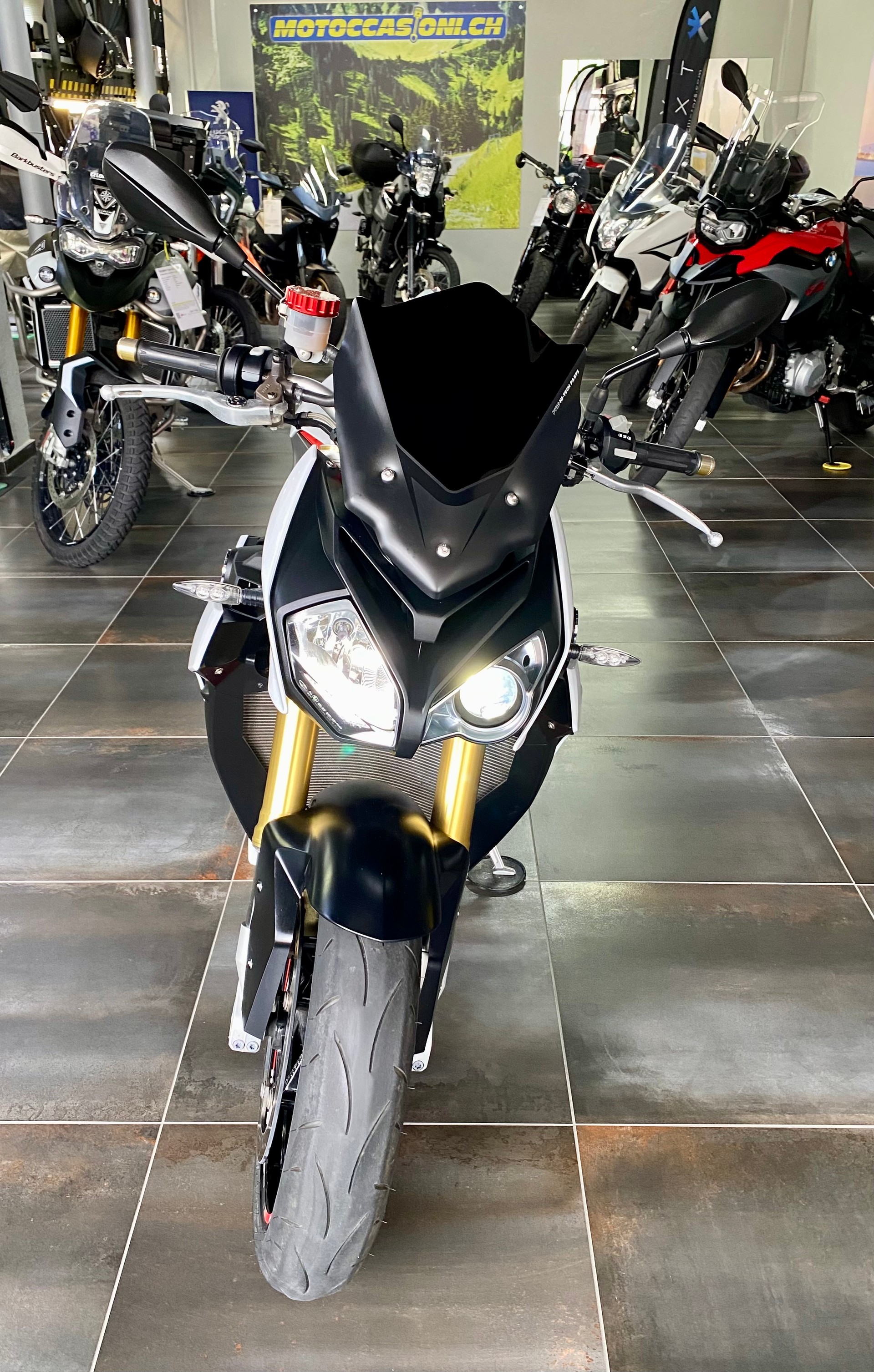 BMW S 1000 R ABS-image-1