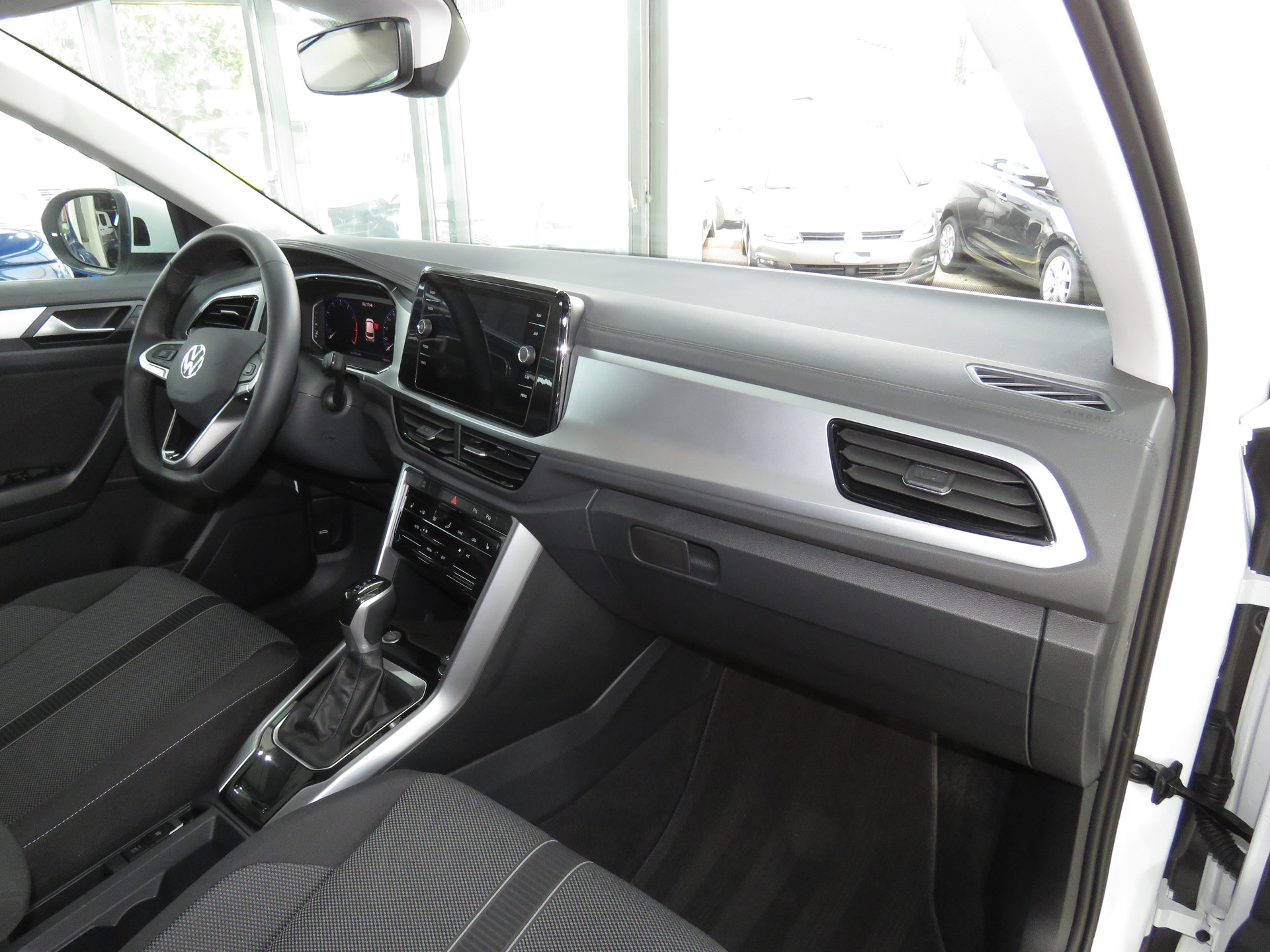 VW T-Roc 1.5 TSI EVO Life DSG (Automat)-image-10