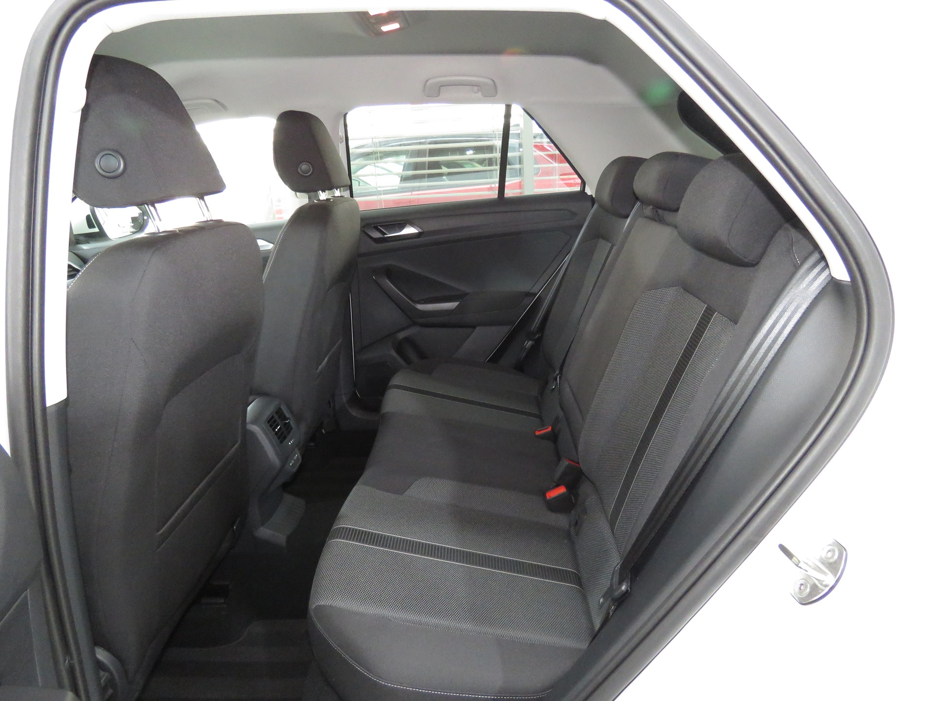 VW T-Roc 1.5 TSI EVO Life DSG (Automat)-image-8