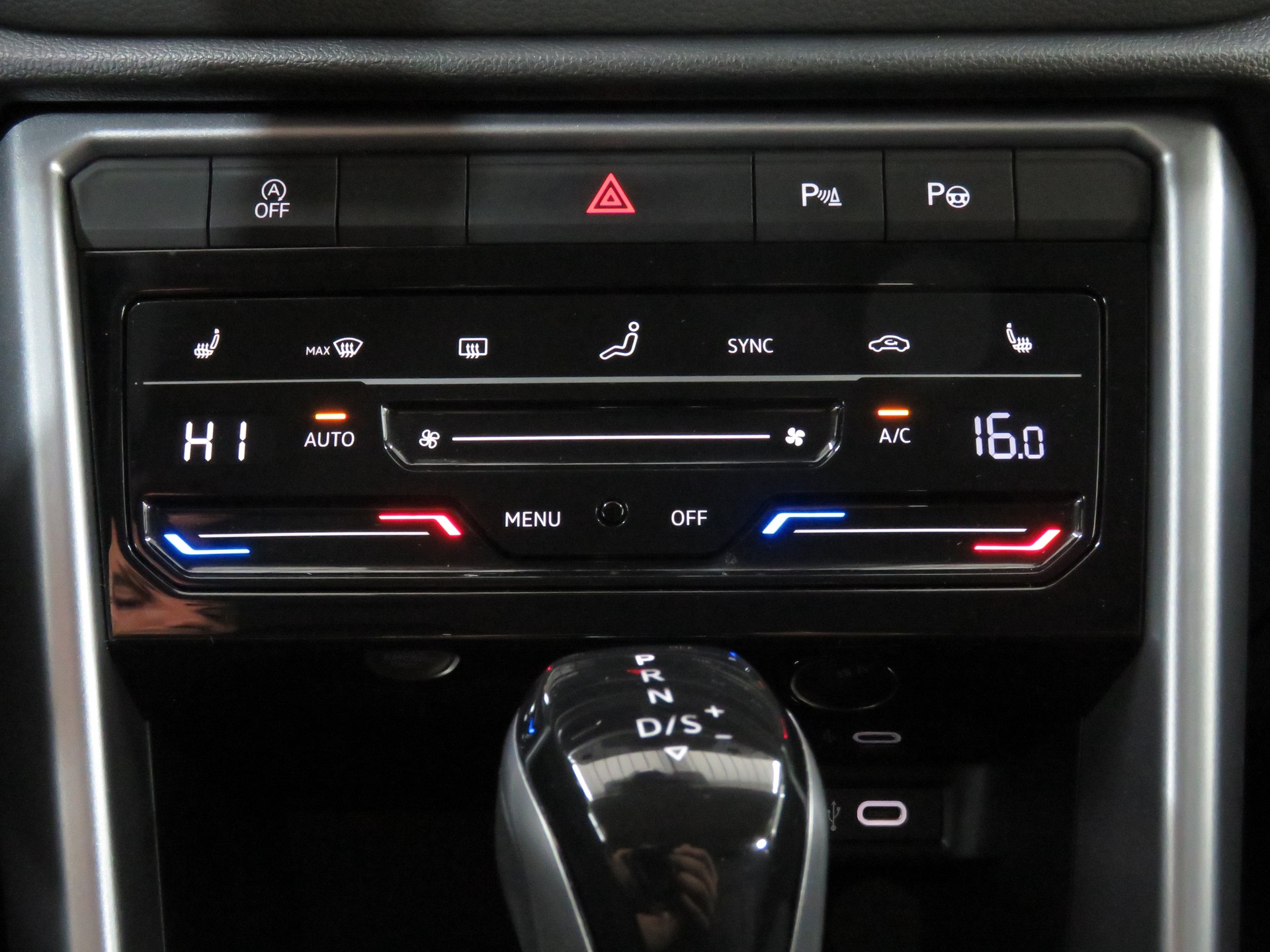 VW T-Roc 1.5 TSI EVO Life DSG (Automat)-image-15