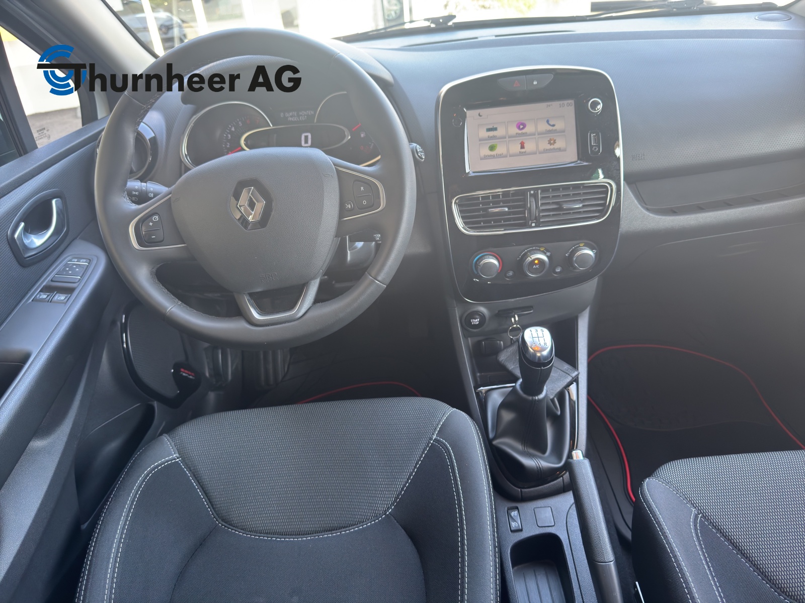 RENAULT Clio 0.9 12V Zen-image-10