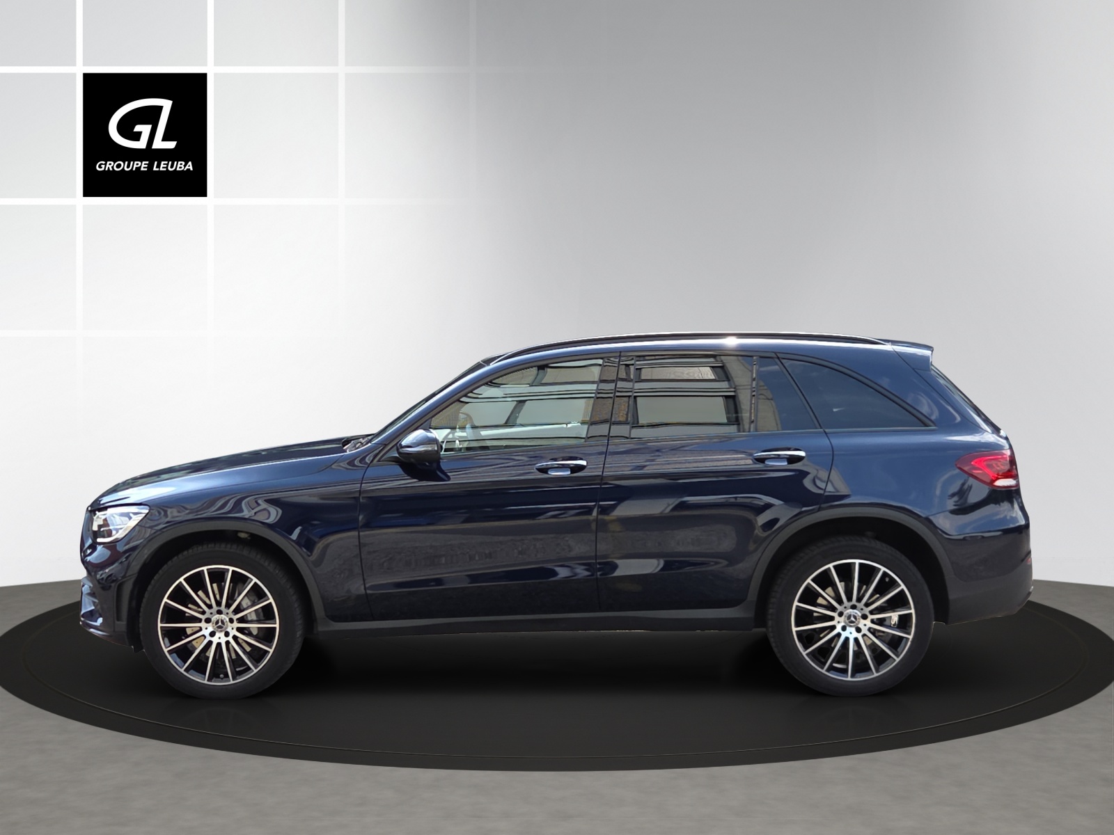 MERCEDES-BENZ GLC 300 e AMG Line Plus 4Matic 9G-Tronic-image-2