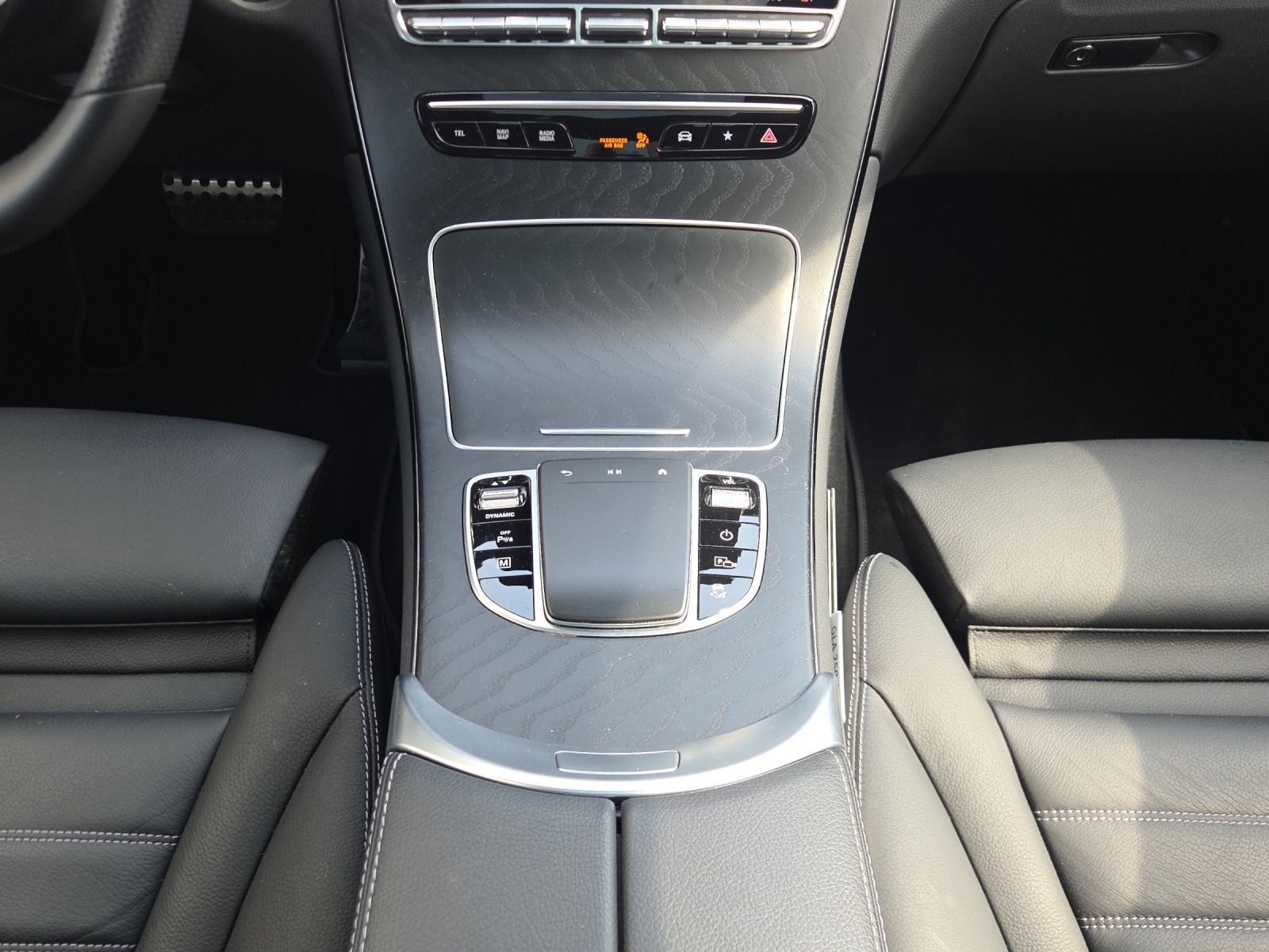 MERCEDES-BENZ GLC 300 e AMG Line Plus 4Matic 9G-Tronic-image-13