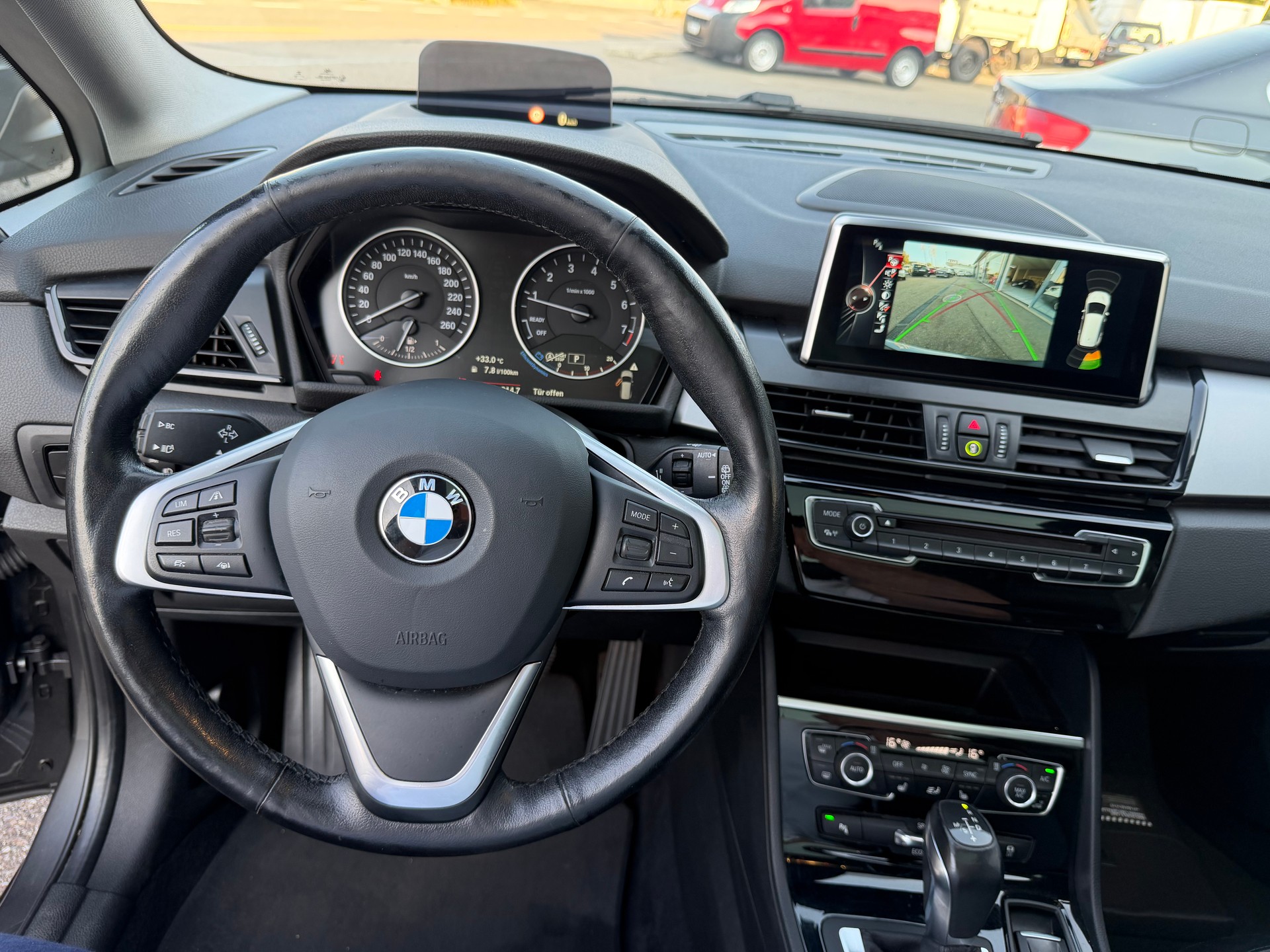 BMW 220i Gran Tourer Steptronic-image-14