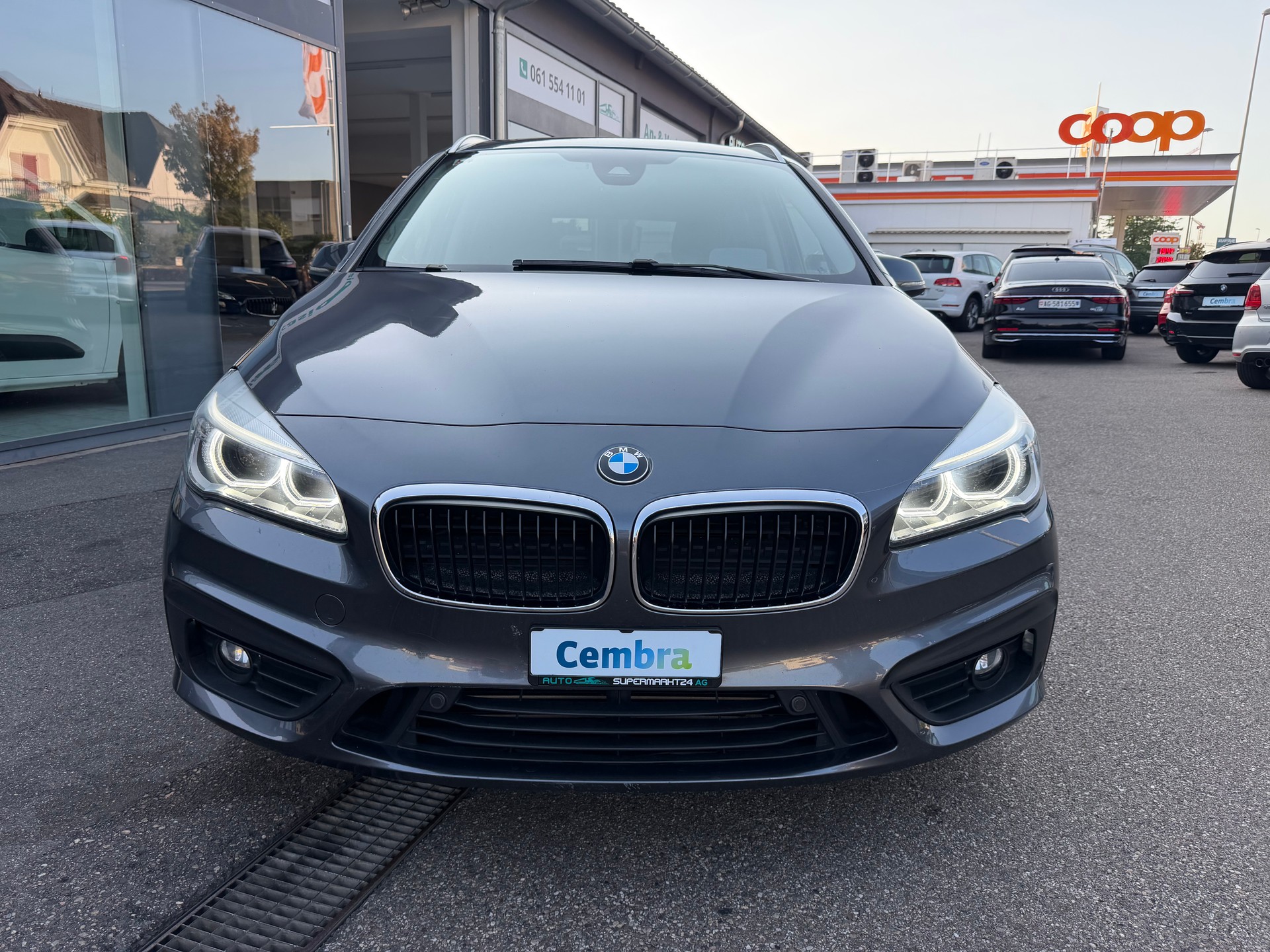 BMW 220i Gran Tourer Steptronic-image-9