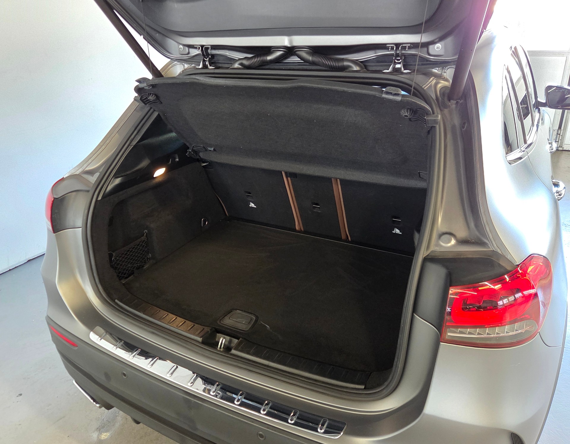 MERCEDES-BENZ GLA 250-image-24