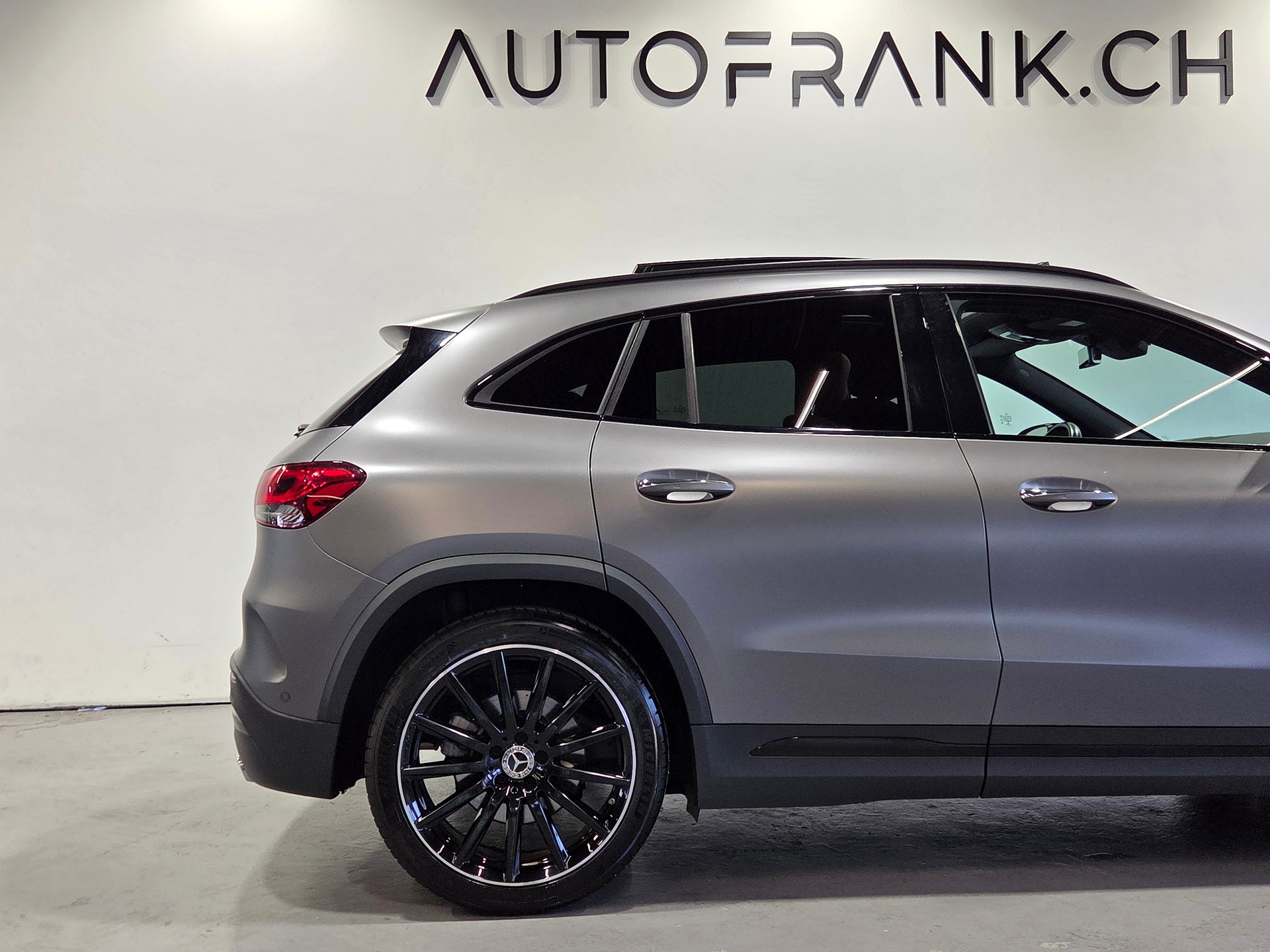 MERCEDES-BENZ GLA 250-image-17