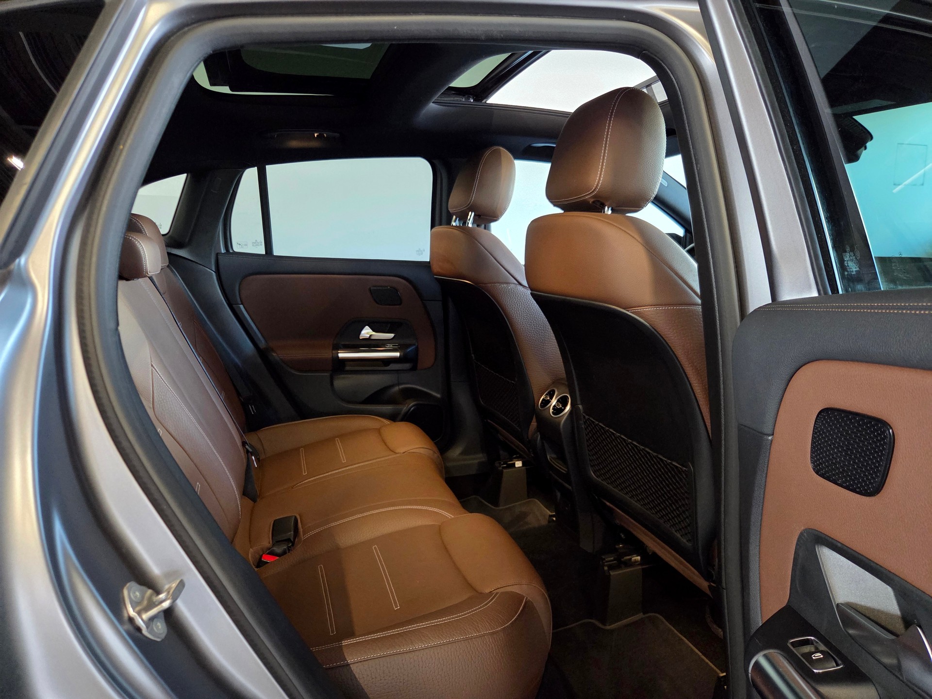 MERCEDES-BENZ GLA 250-image-23