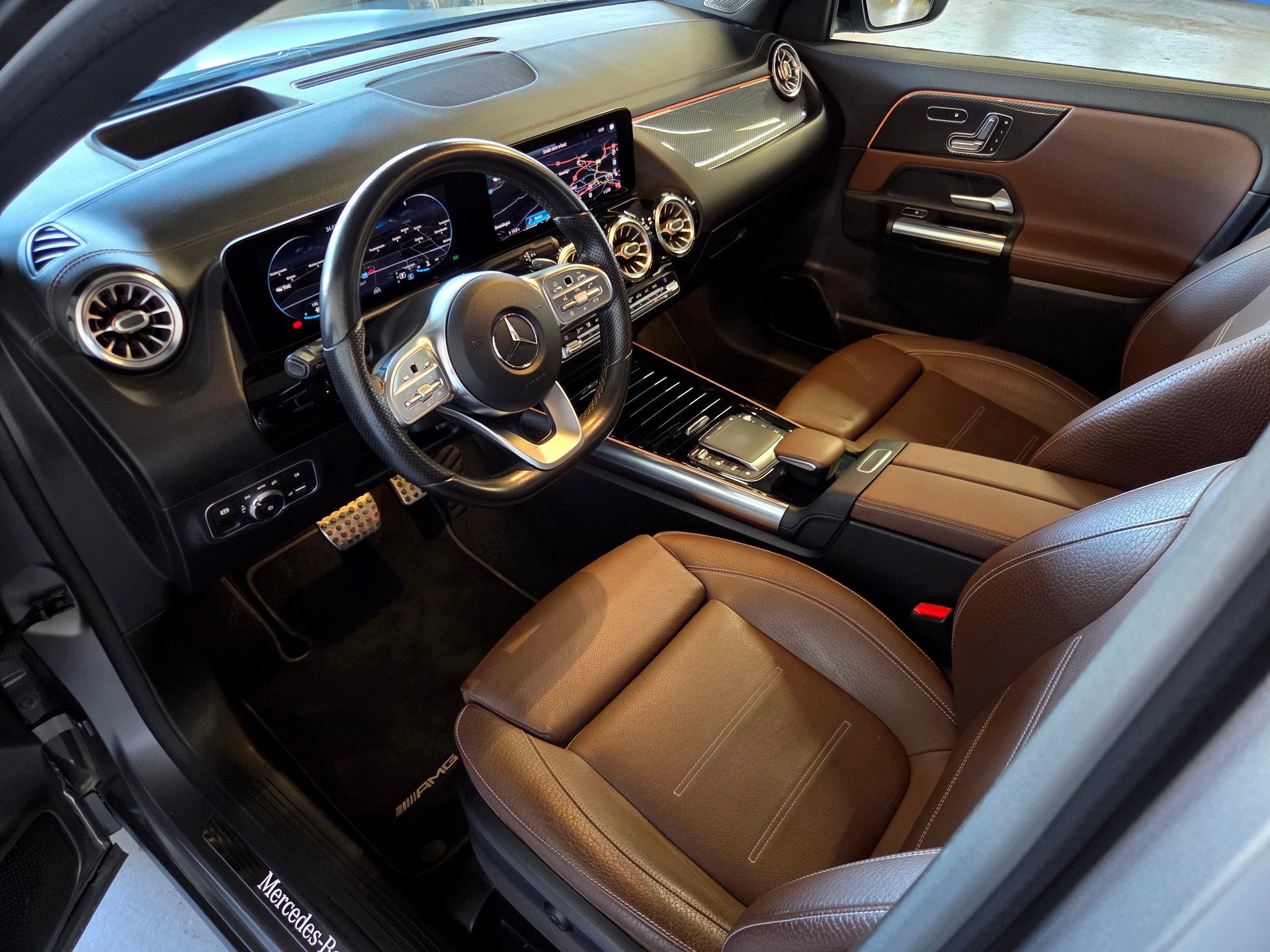 MERCEDES-BENZ GLA 250-showroom-element-3