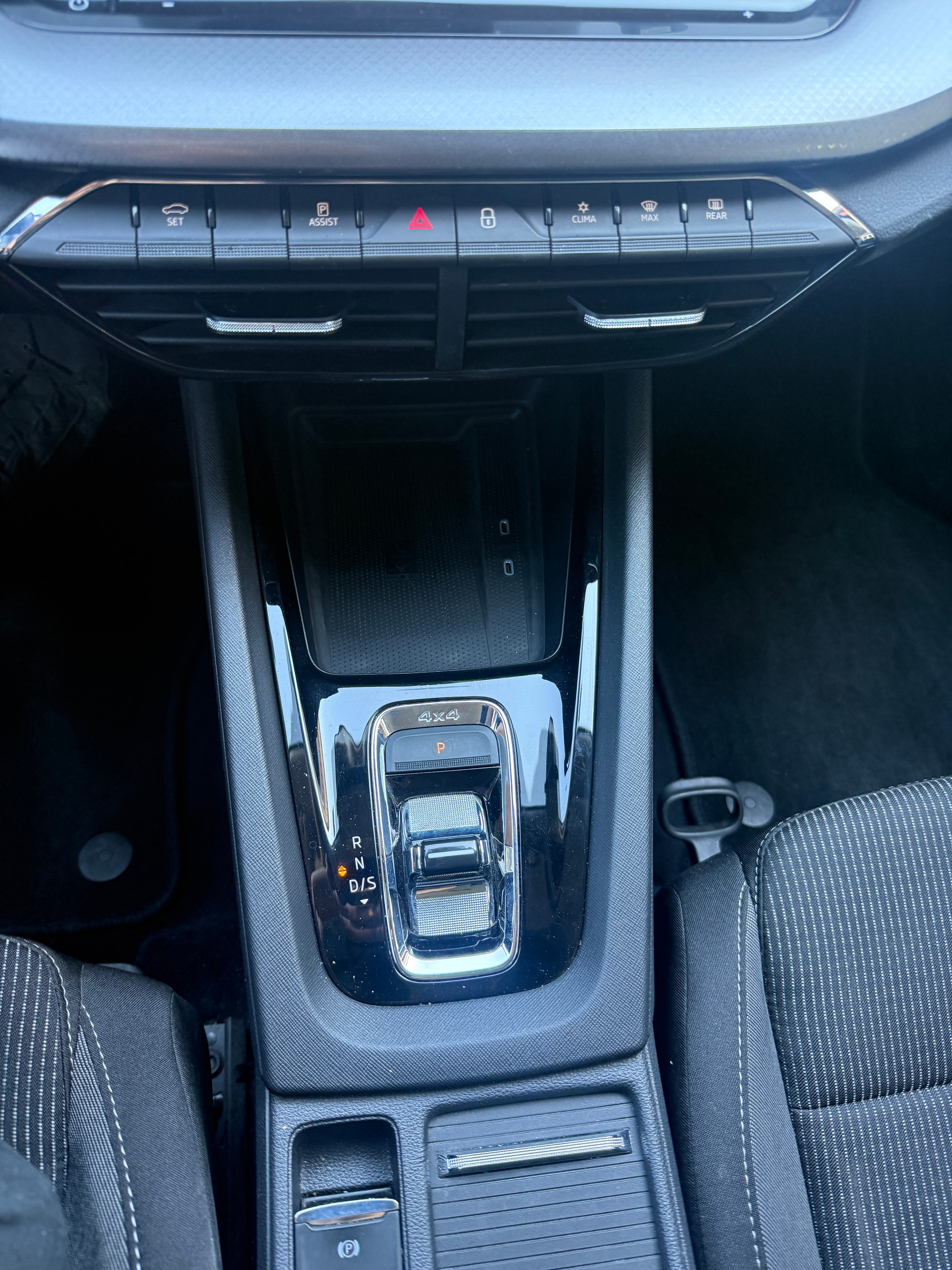 SKODA 2.0 TDI Ambition 4x4 DSG-image-7